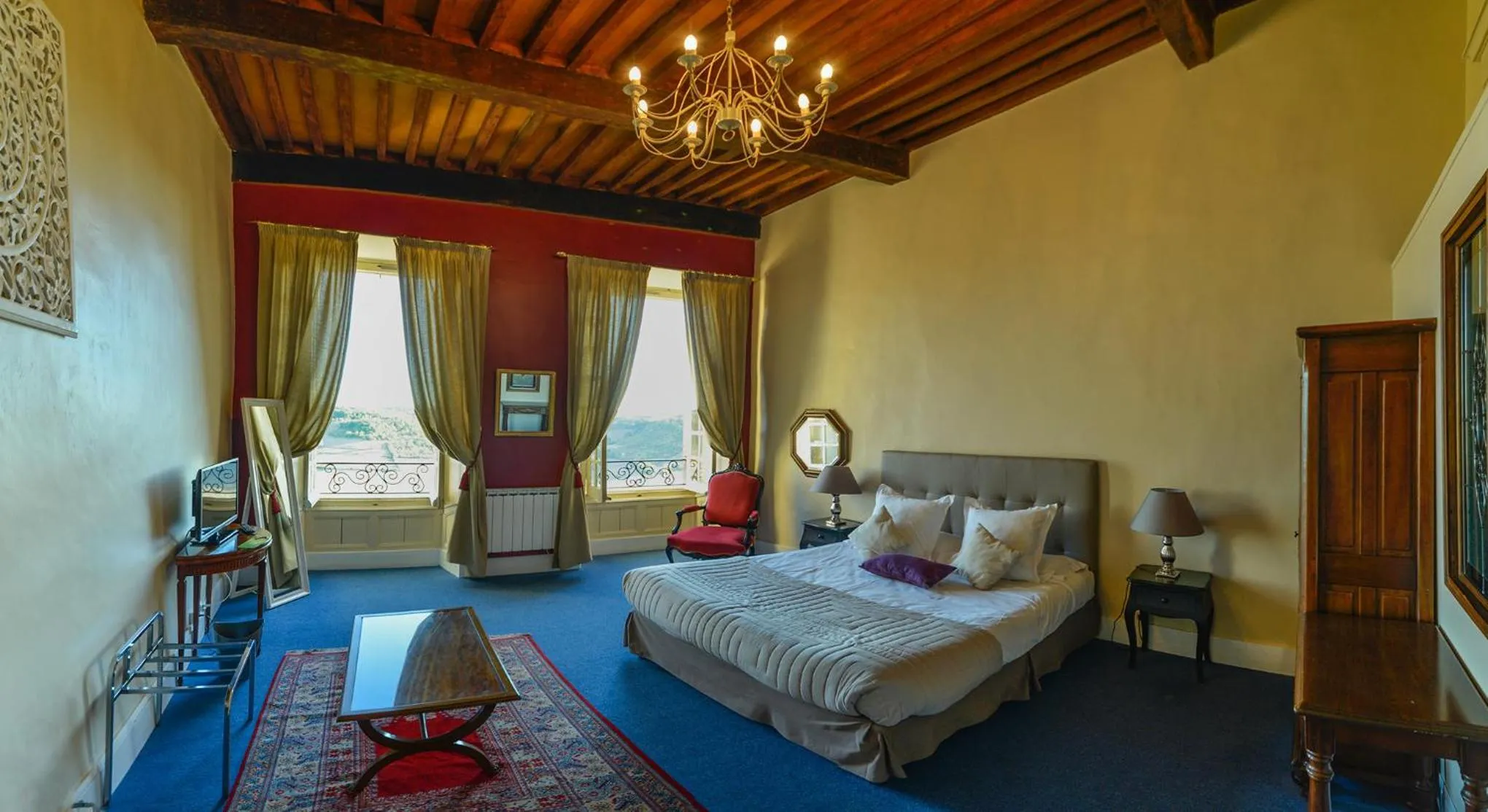 Bed in Hotel Raymond VII