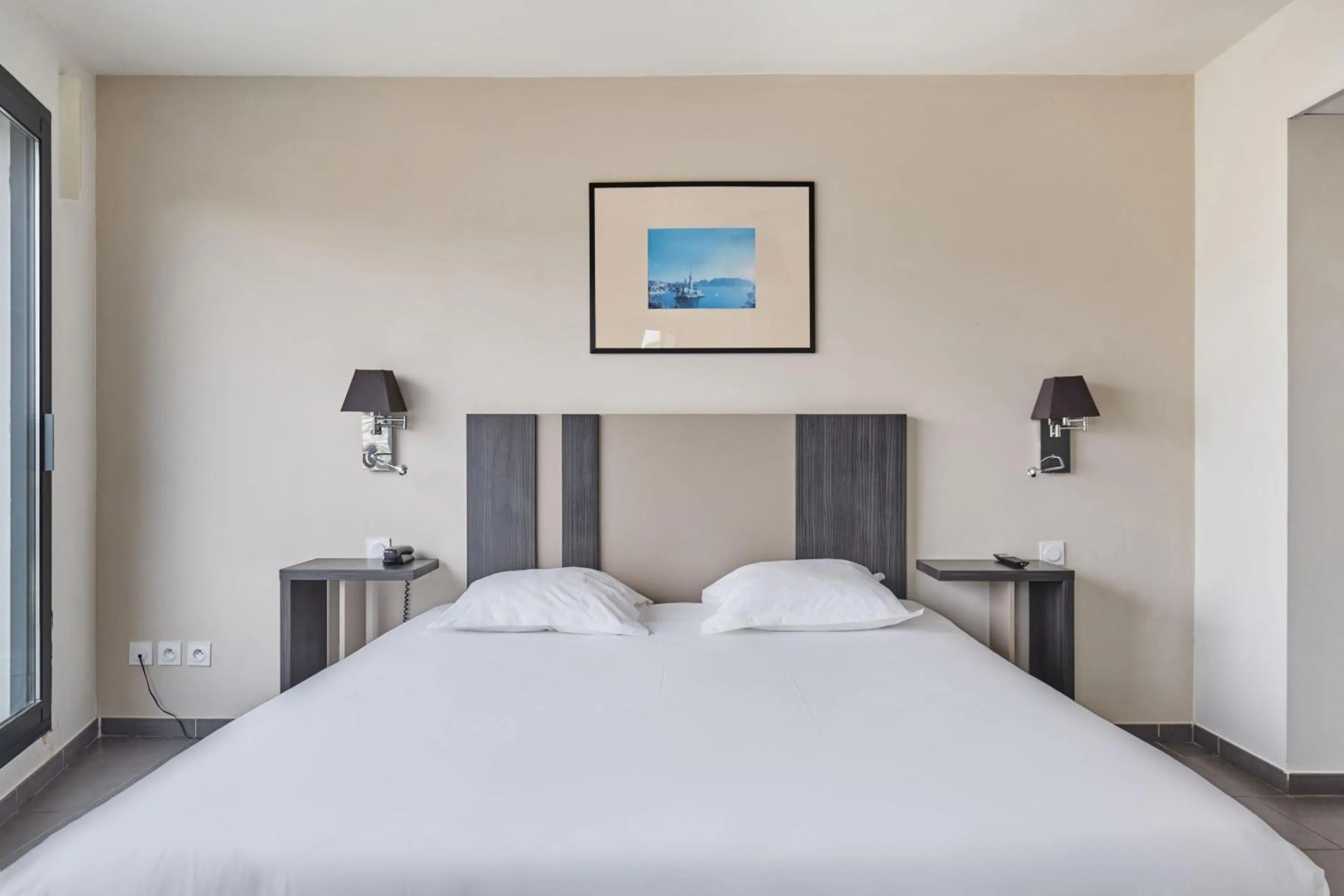 Bed in Appart'hôtel Odalys City - Marseille Prado