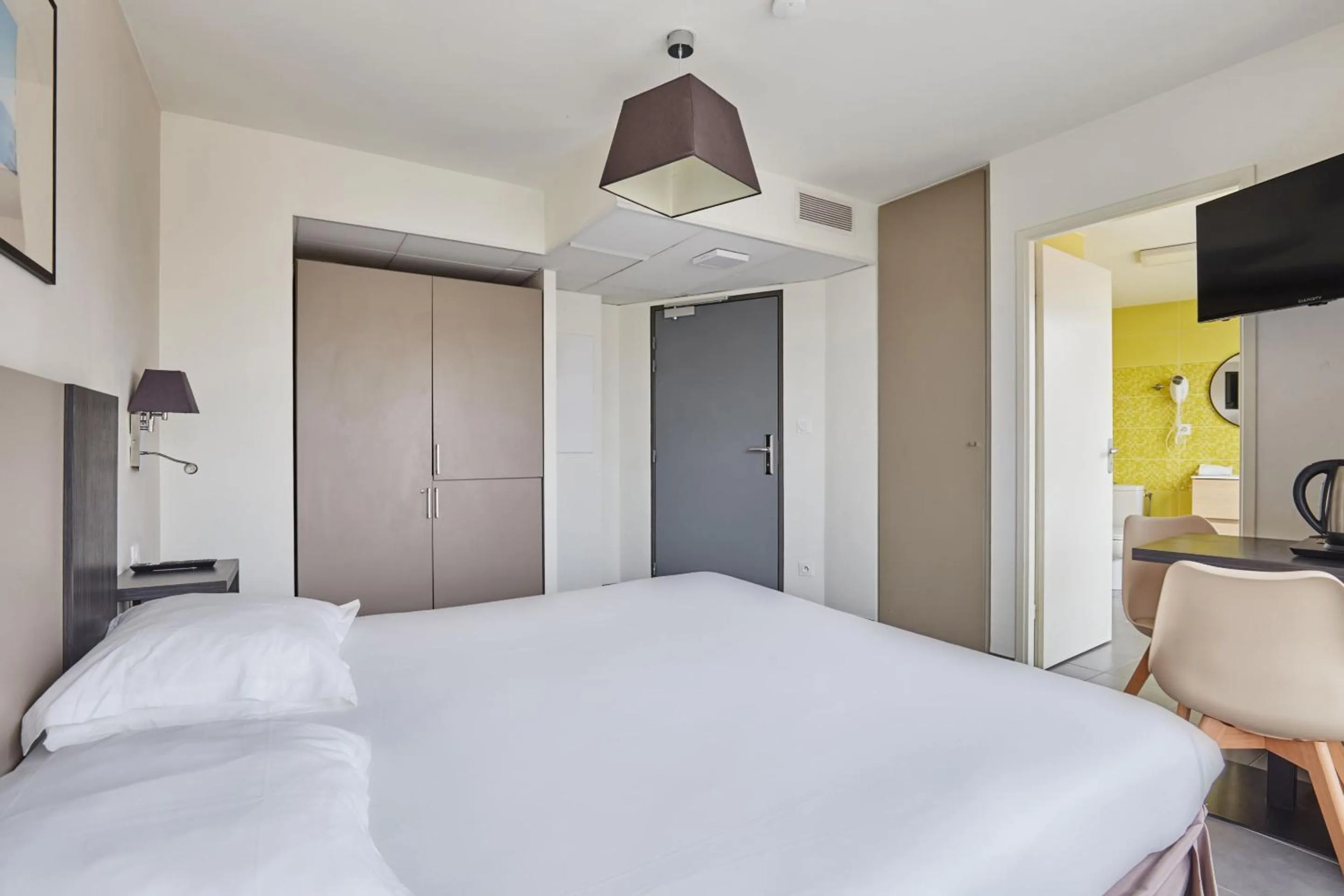 Bed in Appart'hôtel Odalys City - Marseille Prado