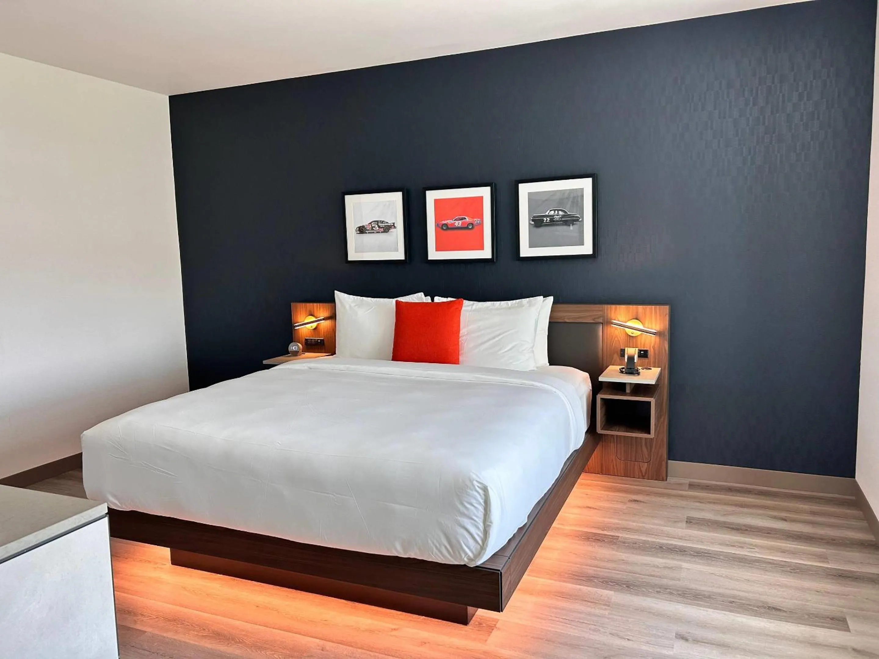 Bedroom, Bed in Cambria Hotel Northlake Conference Center - Roanoke