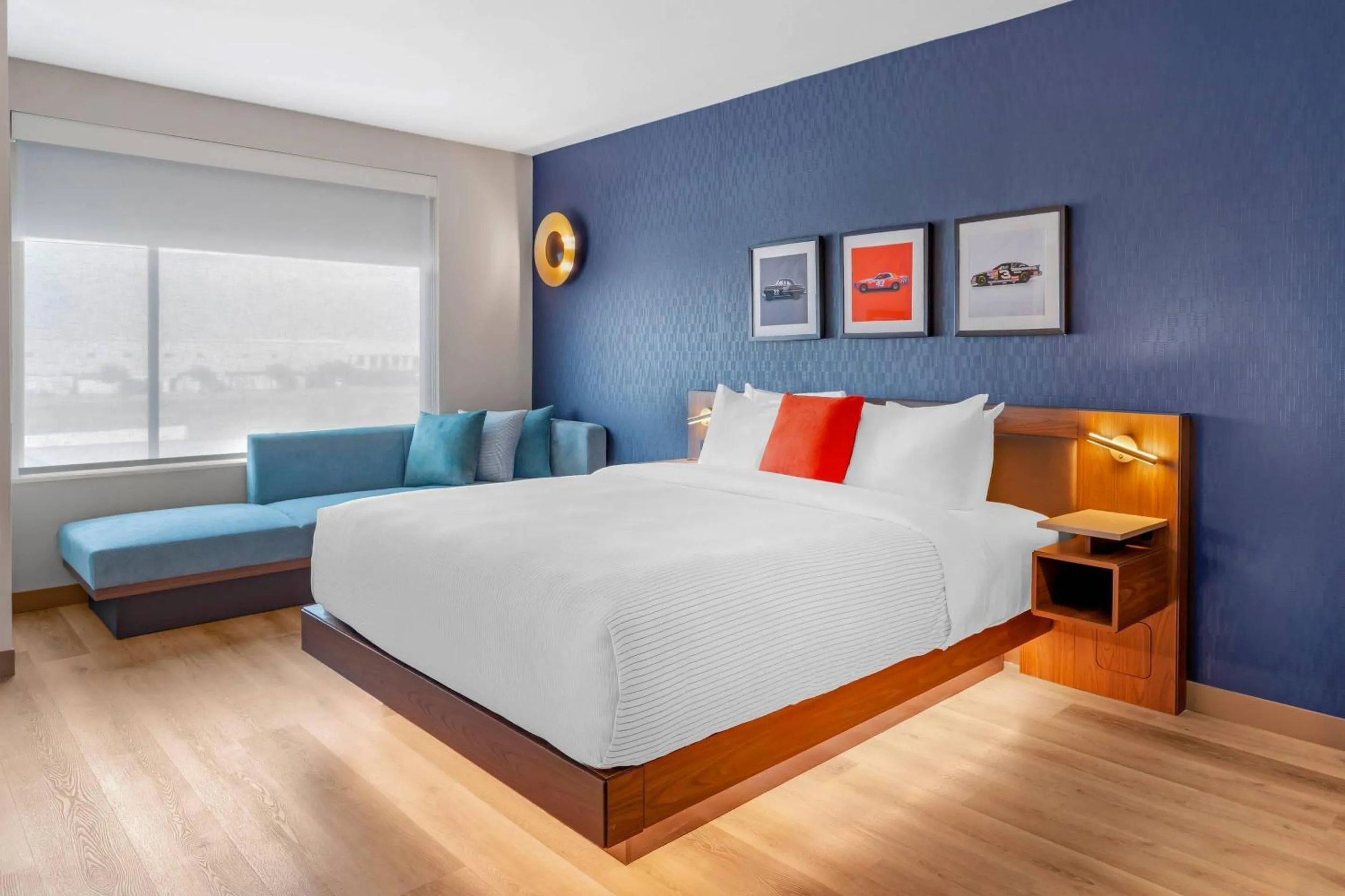 Bedroom in Cambria Hotel Northlake Conference Center - Roanoke