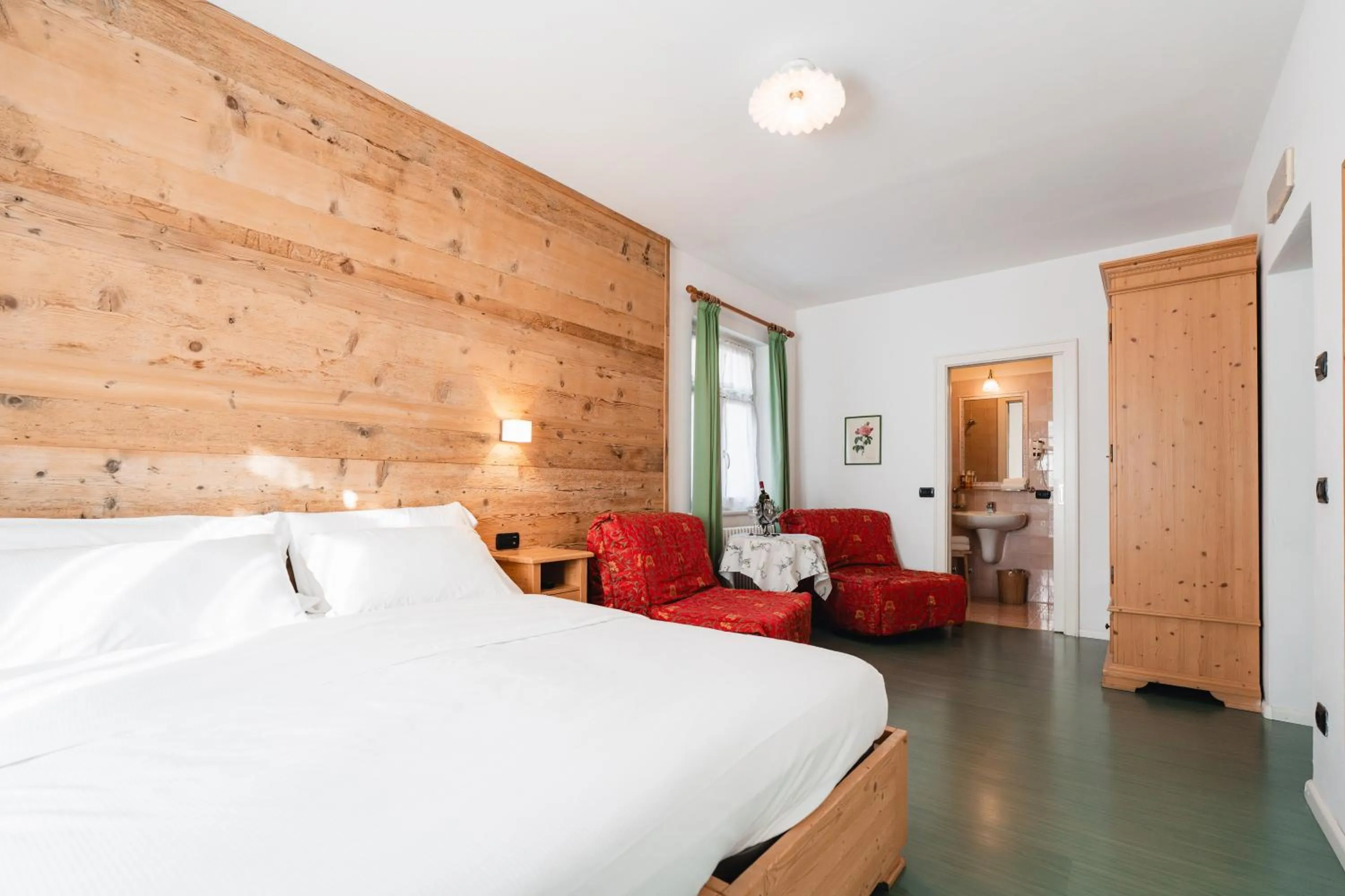 Bedroom, Bed in Hotel Oasi