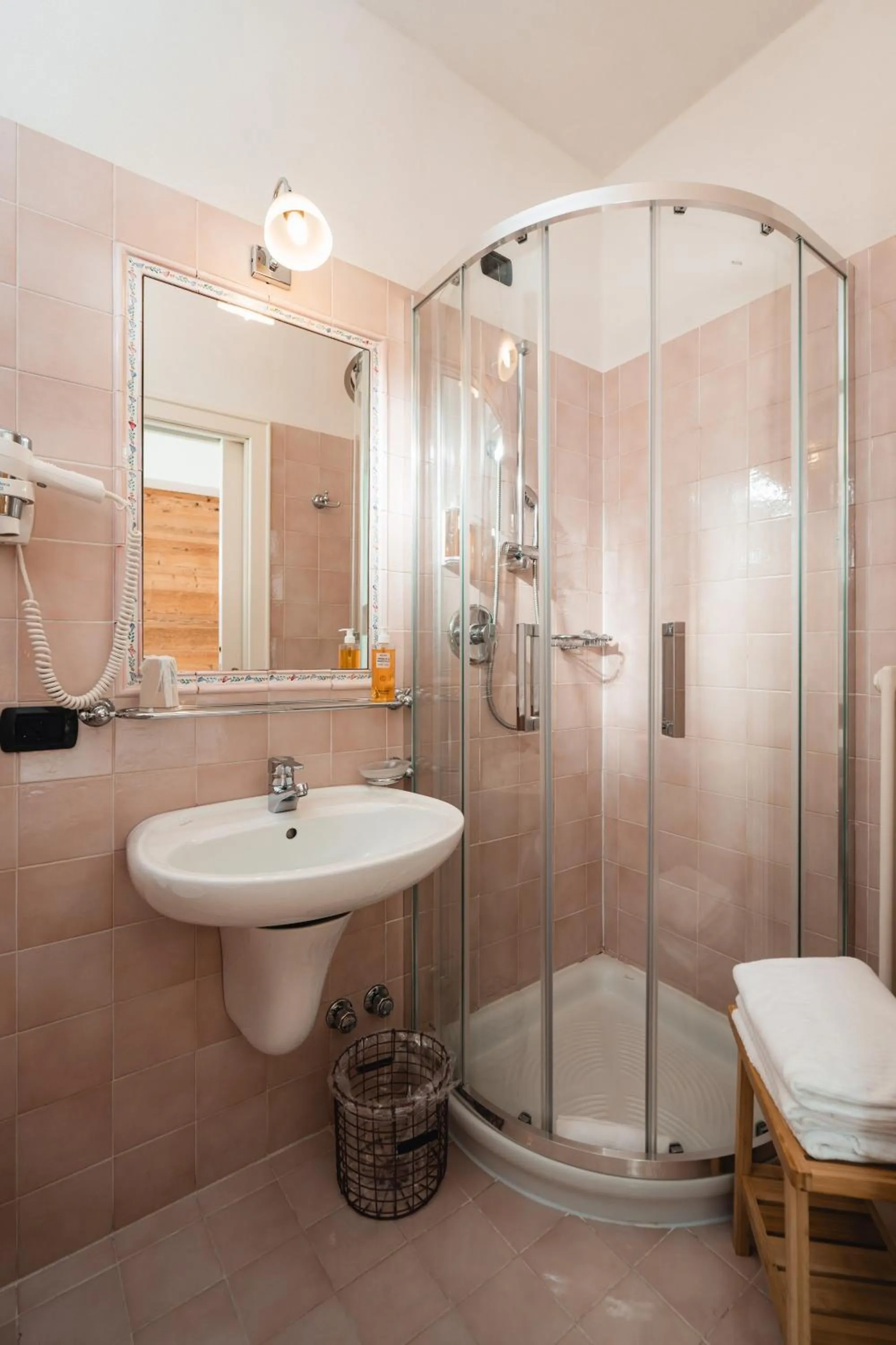 Bathroom in Hotel Oasi