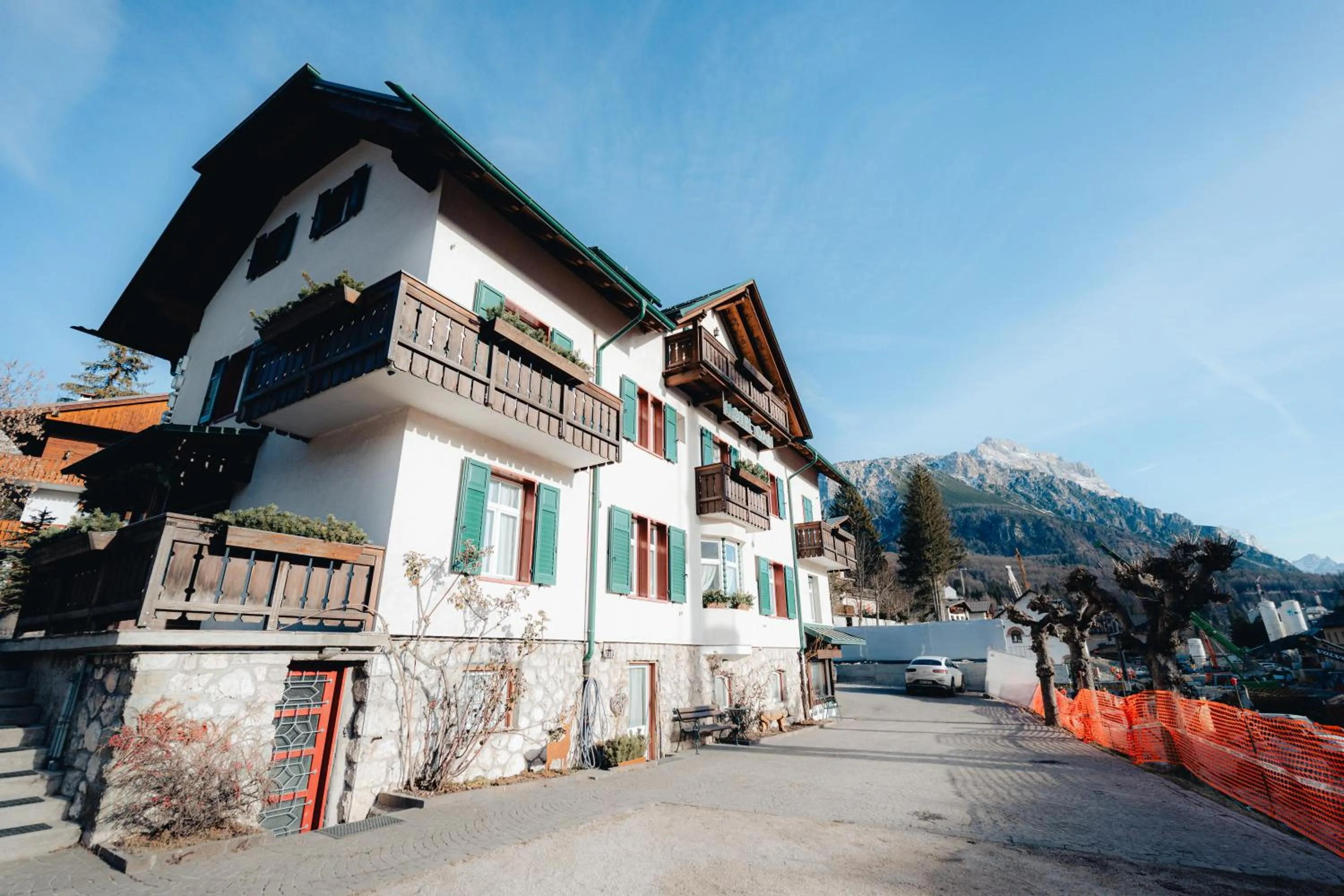 Property building in Hotel Oasi