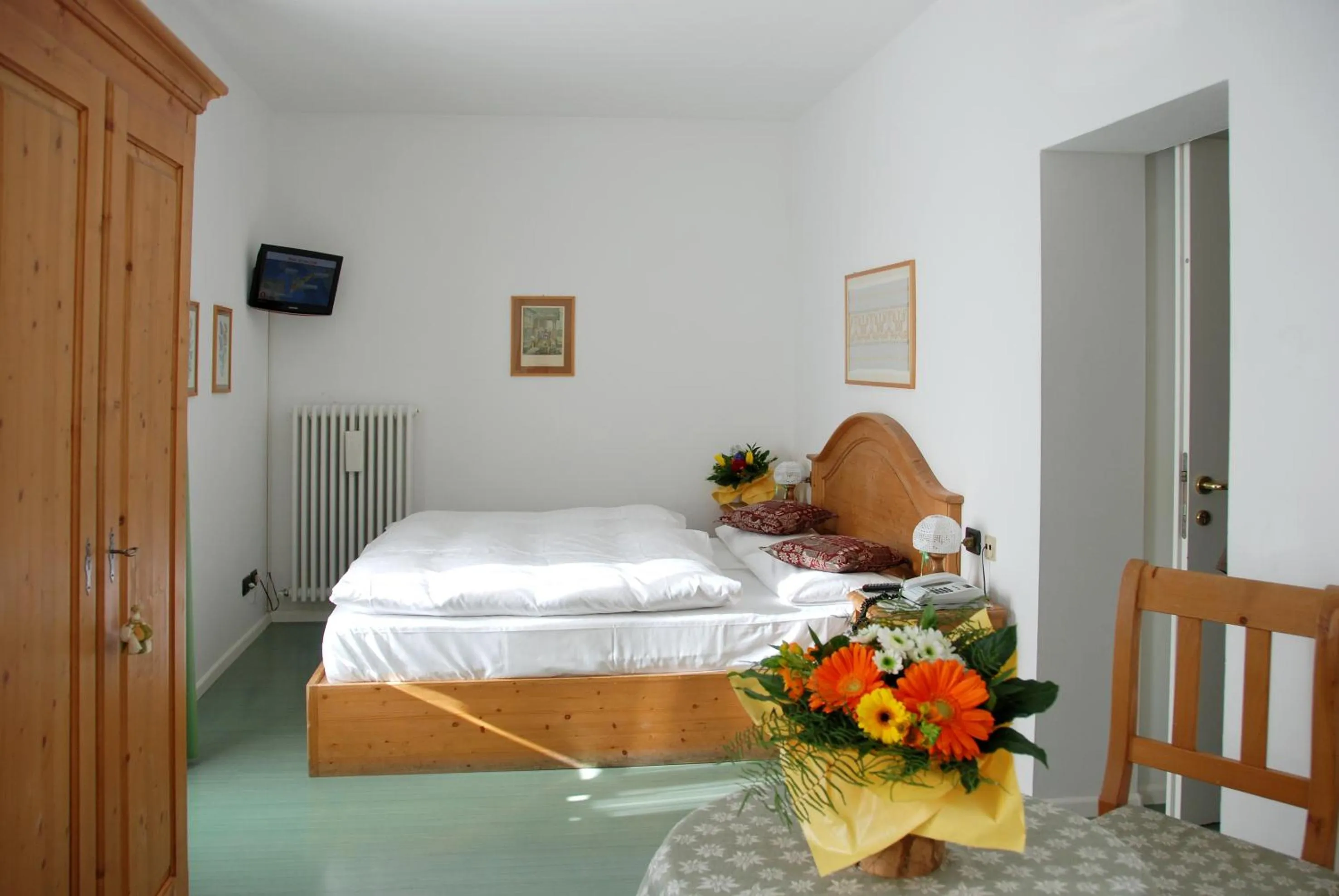 Bedroom, Bed in Hotel Oasi