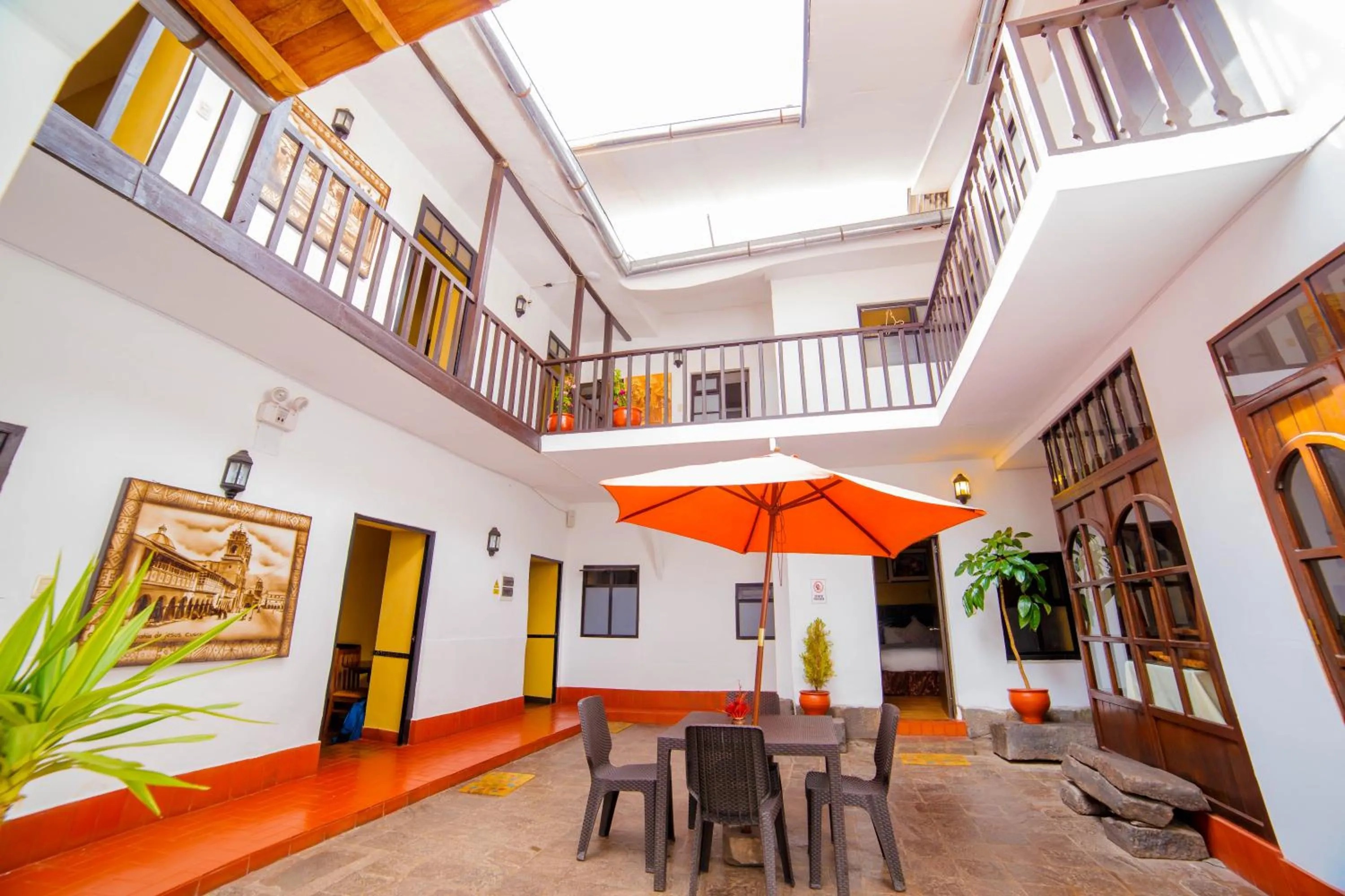 Area and facilities in Yabar Hotel Plaza