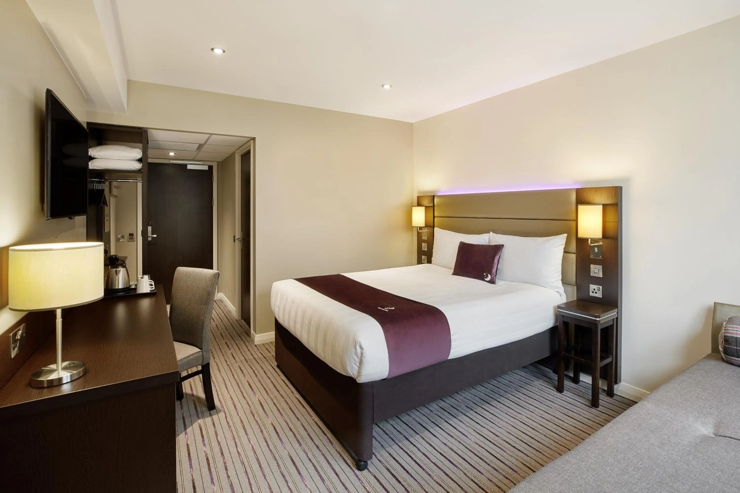 Bedroom in Premier Inn Dublin City The Liberties