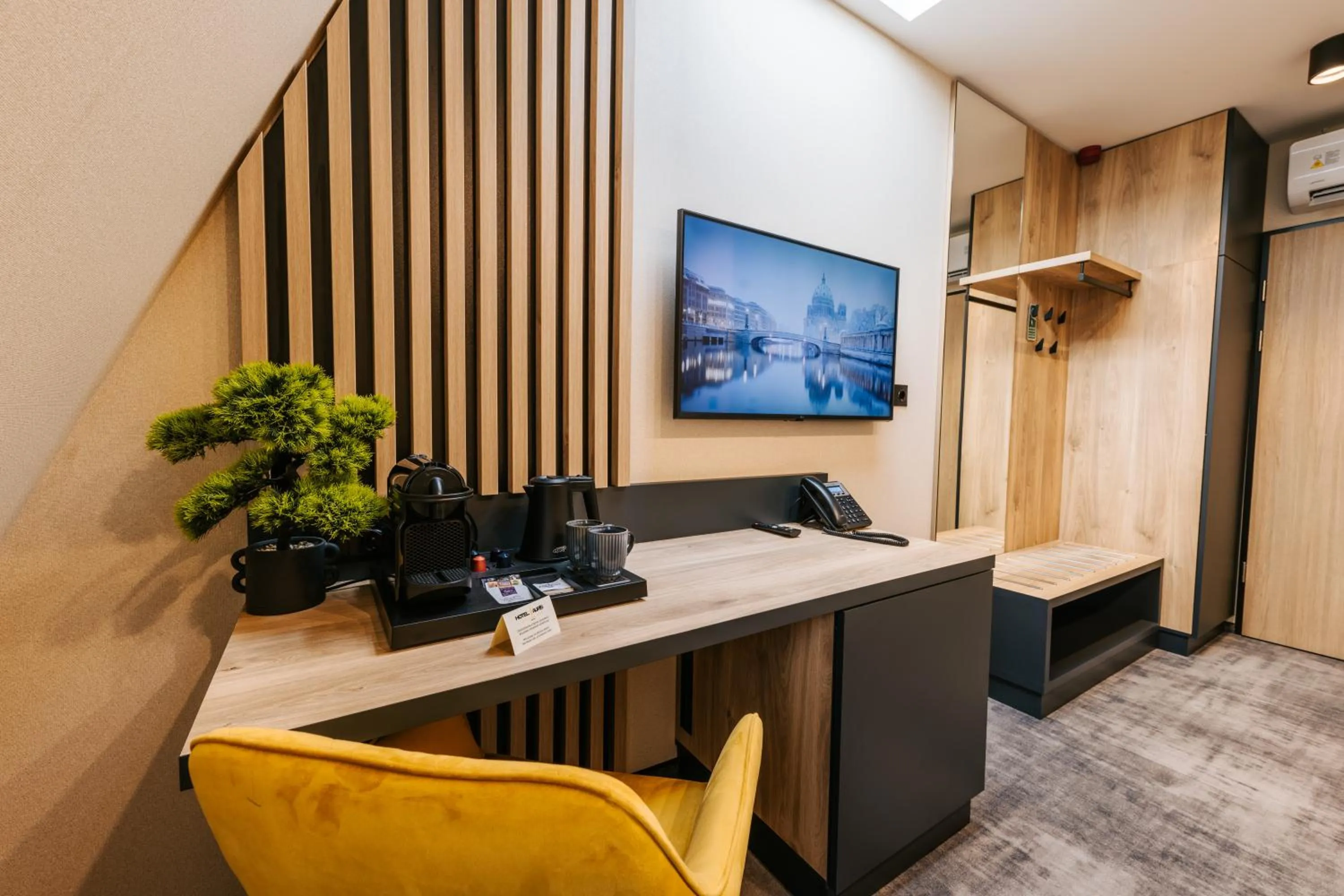 Coffee/tea facilities in Hotel Auris