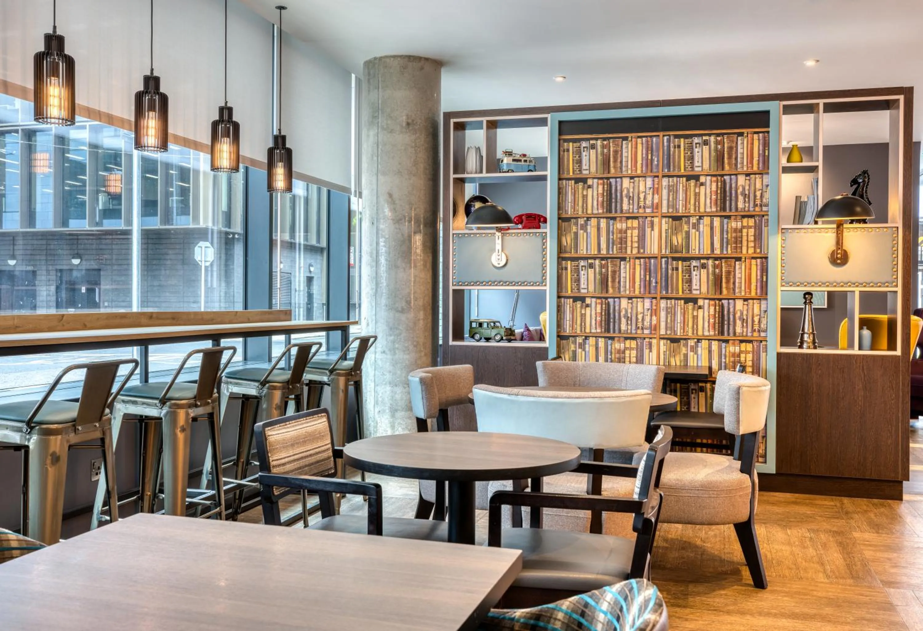 Restaurant/places to eat in Premier Inn Dublin City Gloucester St South