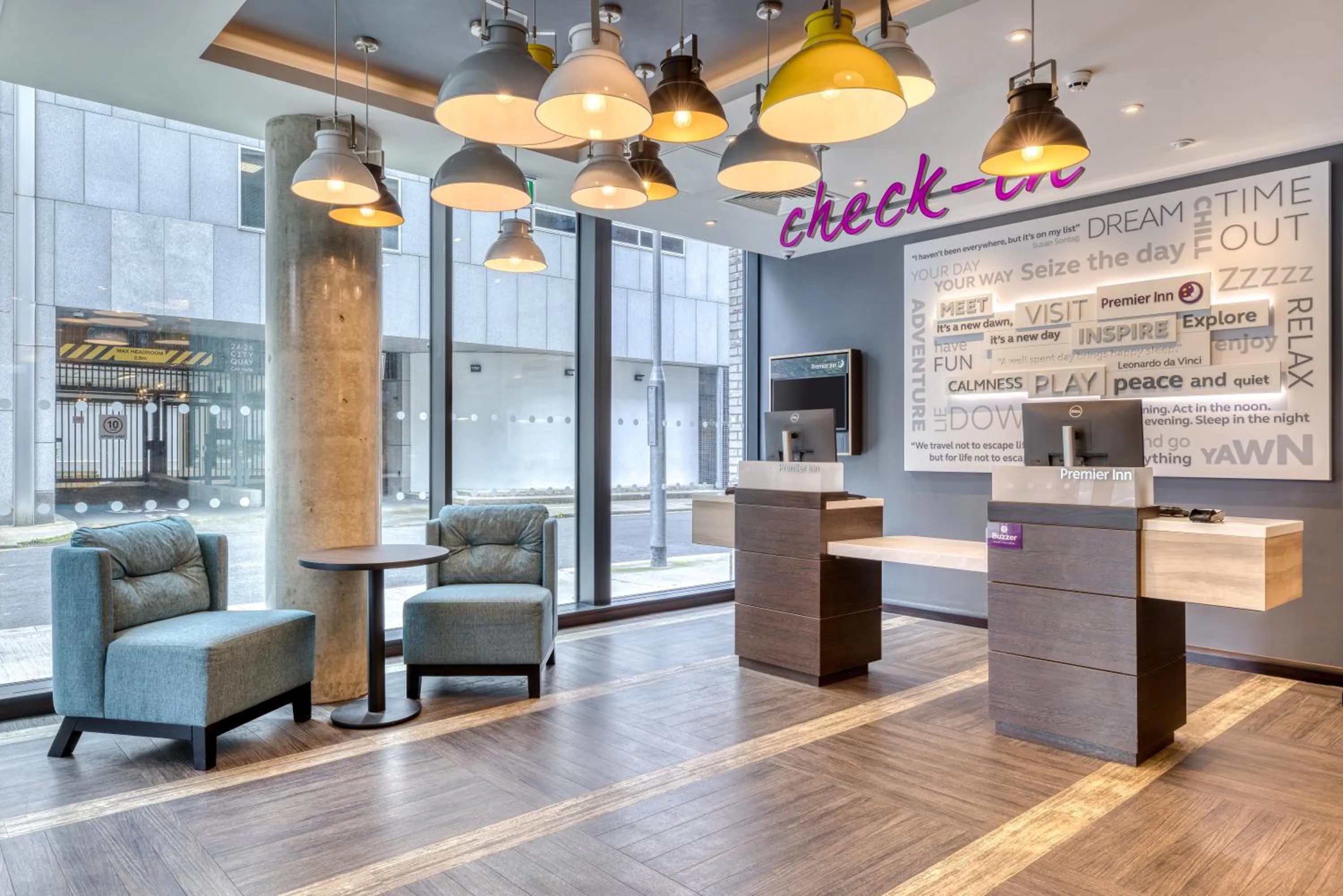 Lobby or reception in Premier Inn Dublin City Gloucester St South