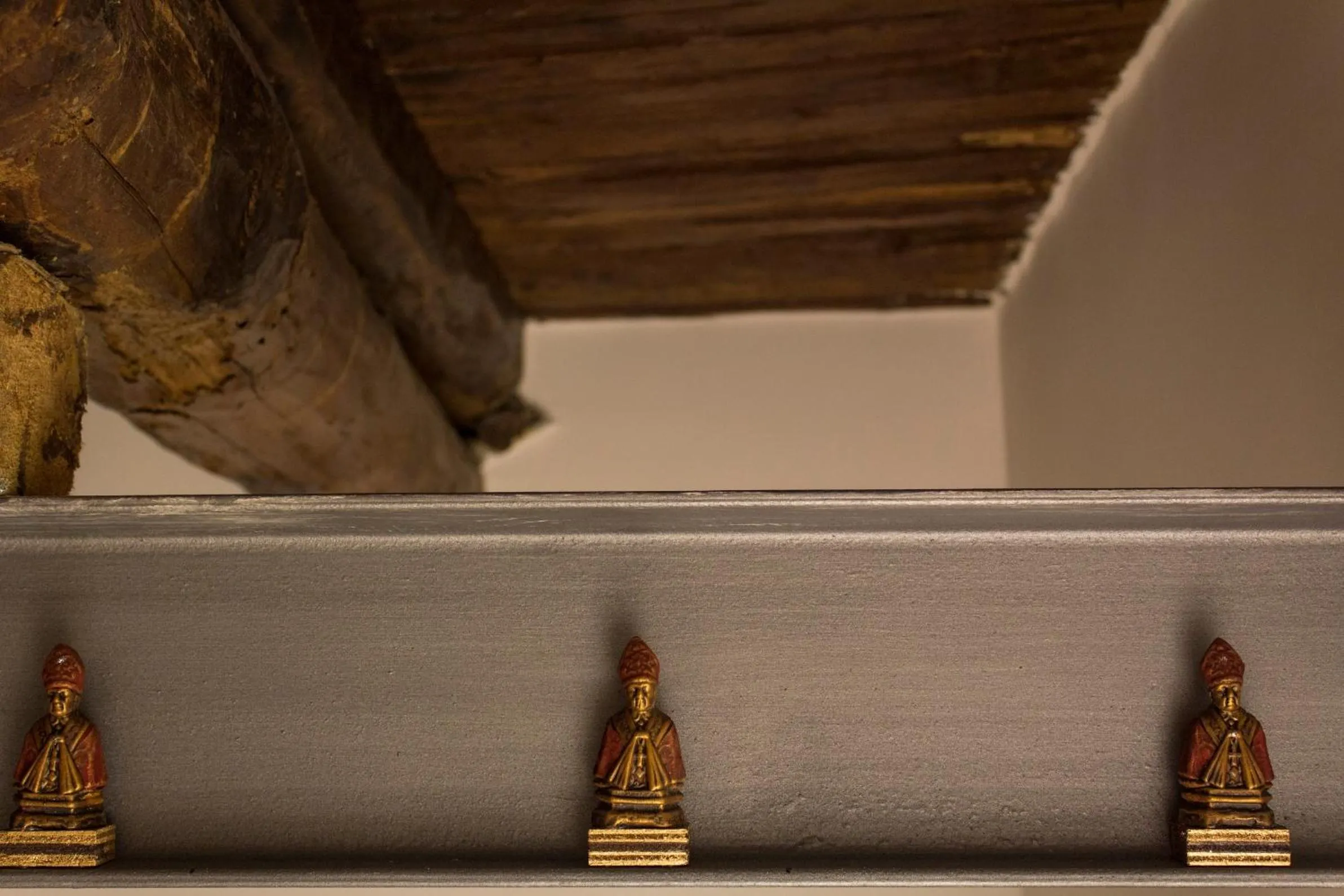 Decorative detail in Casa Latina