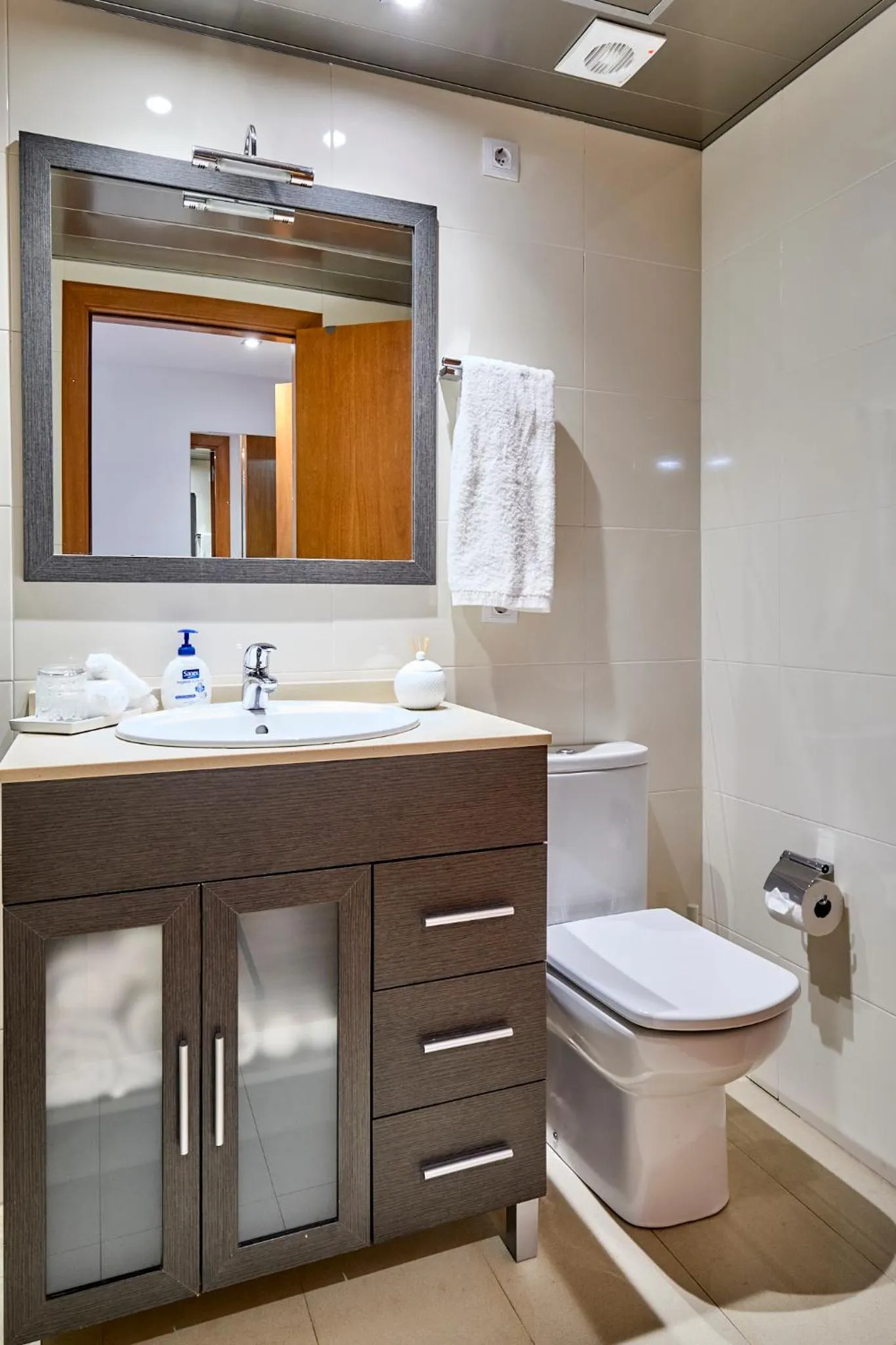 Bathroom in Little Home Girona