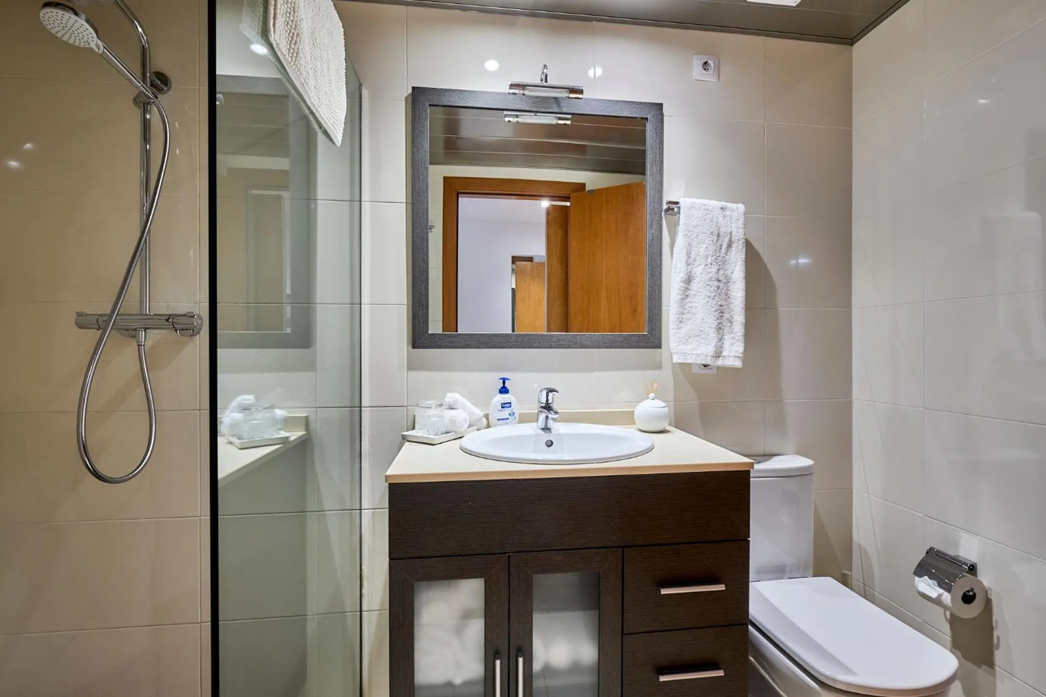 Bathroom in Little Home Girona