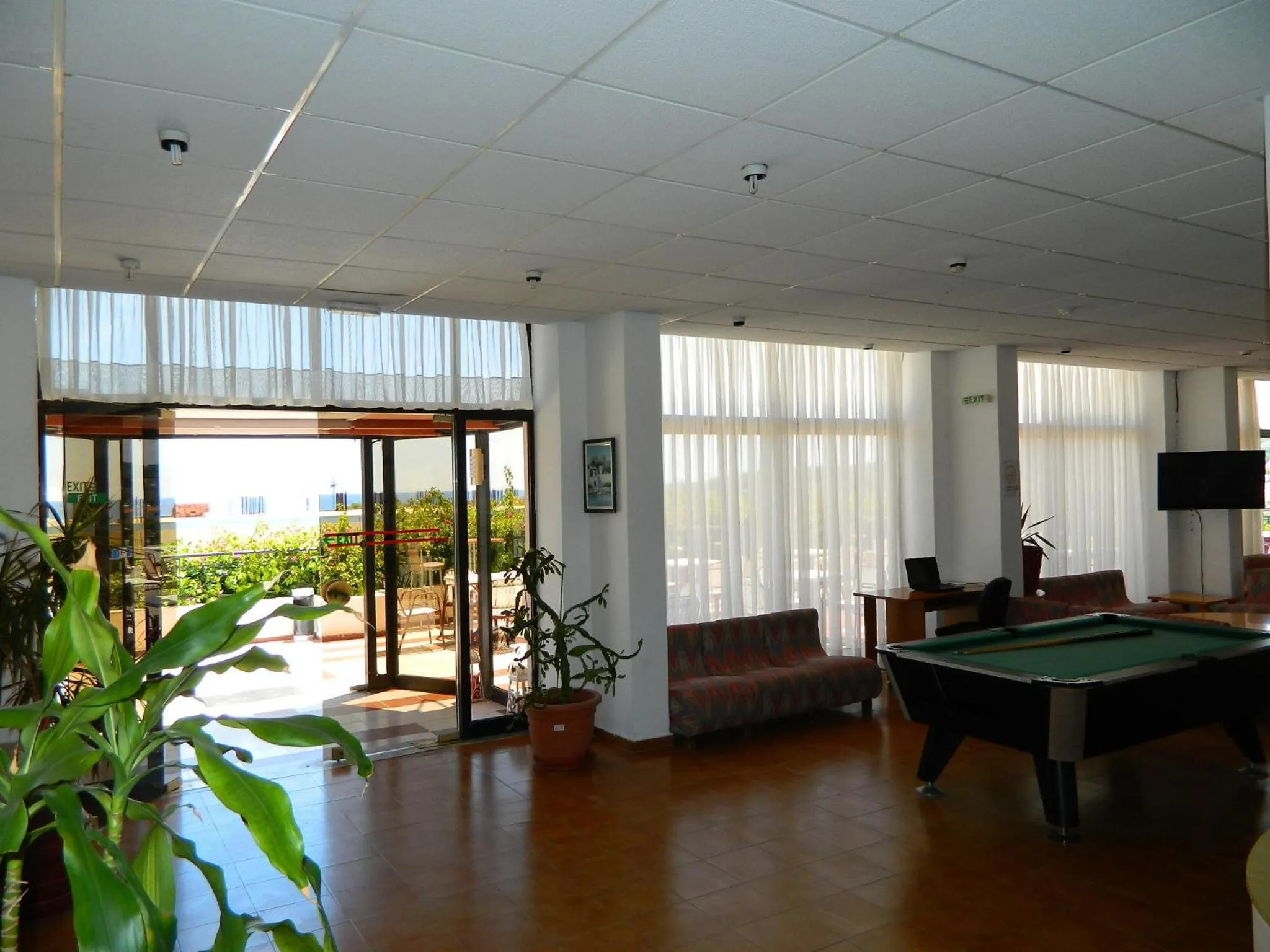 Billiard in Telhinis Hotel & Apartments