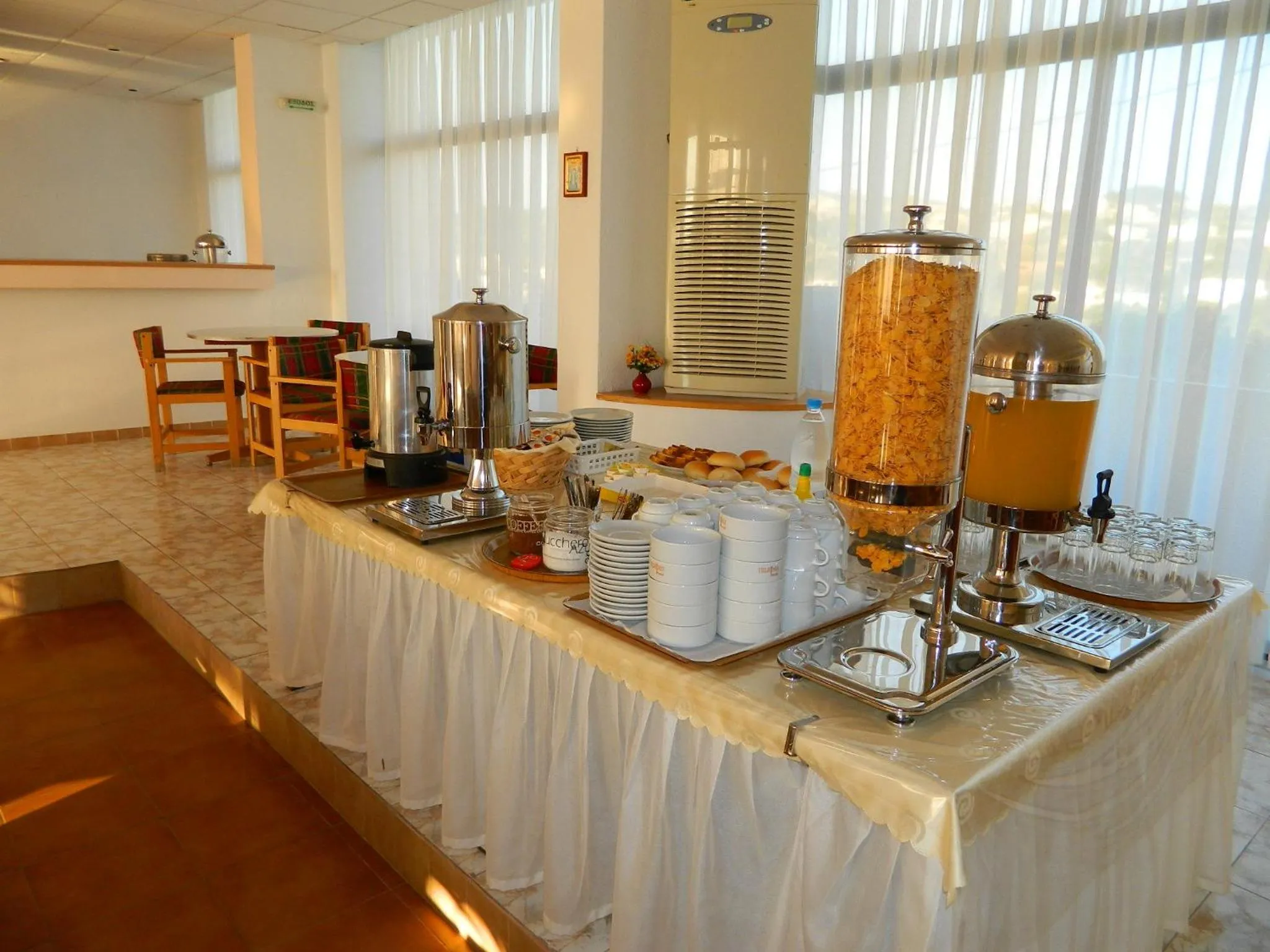 Food and drinks in Telhinis Hotel & Apartments