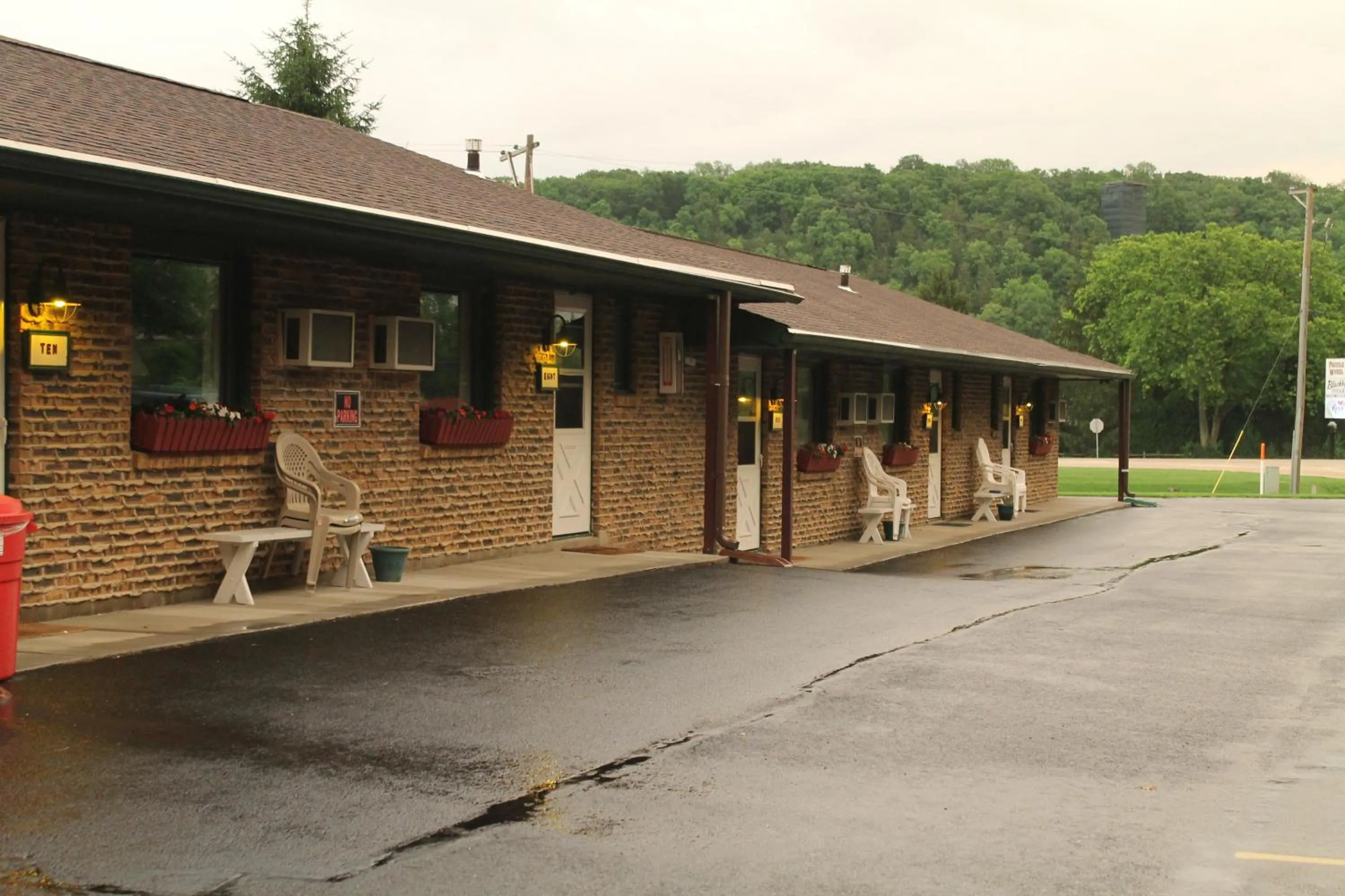 Facade/entrance in Chateau Lodge