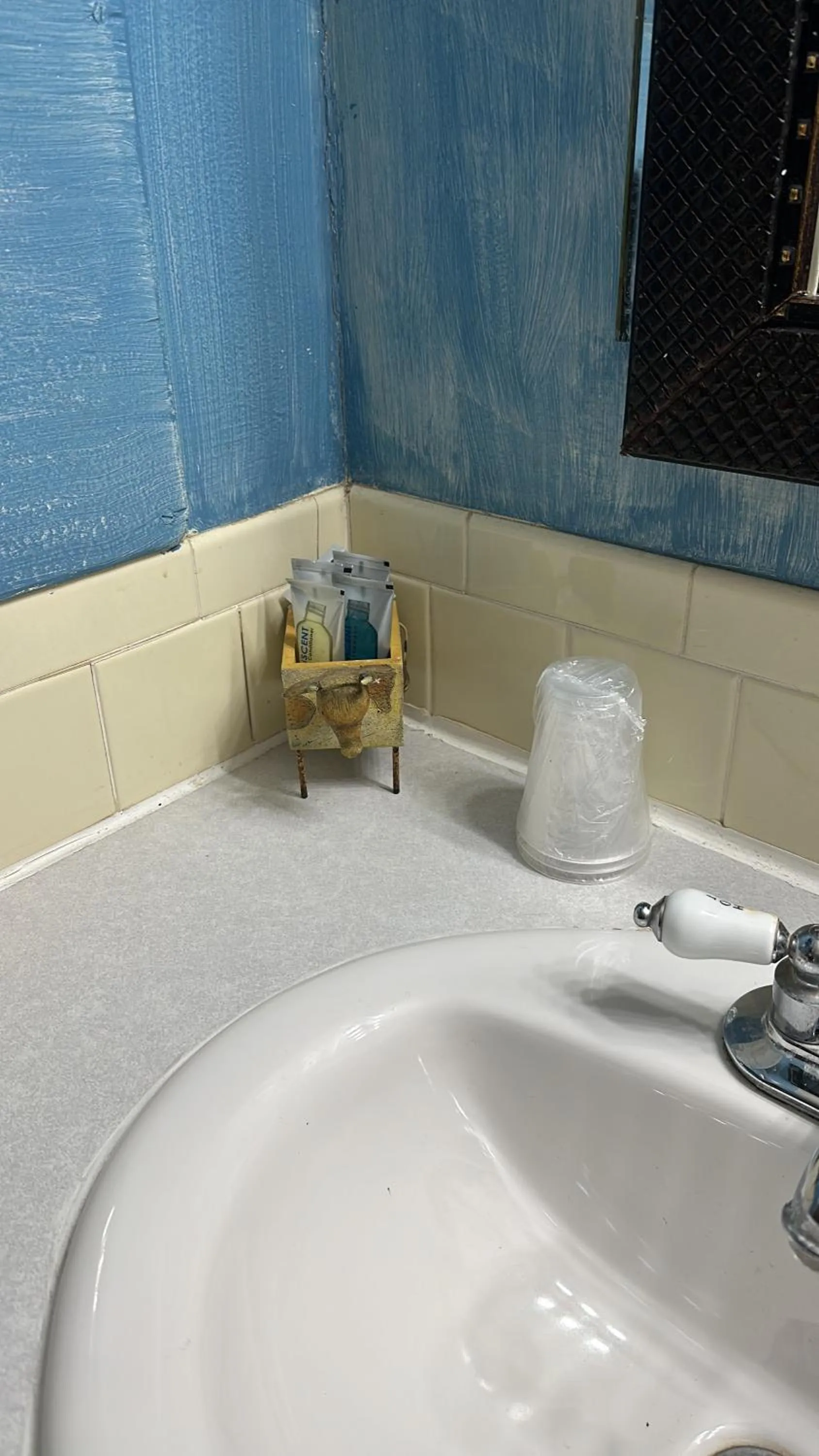 Property building in Chateau Lodge