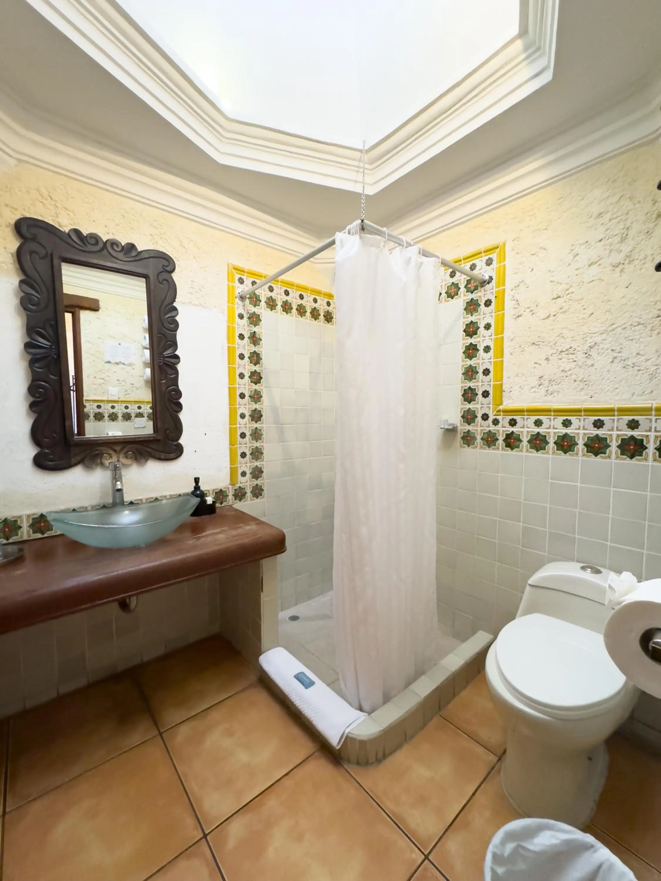 Shower in Naif Boutique Hotel