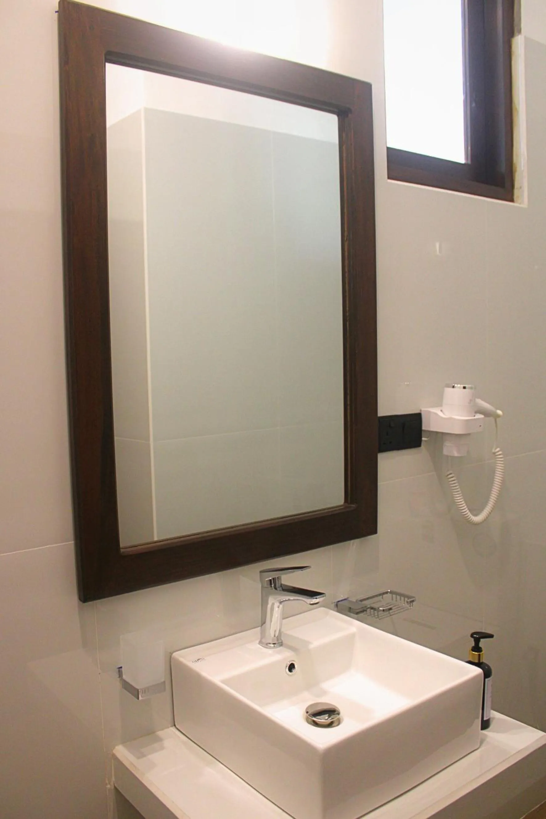 Bathroom in Hideaway Lodge