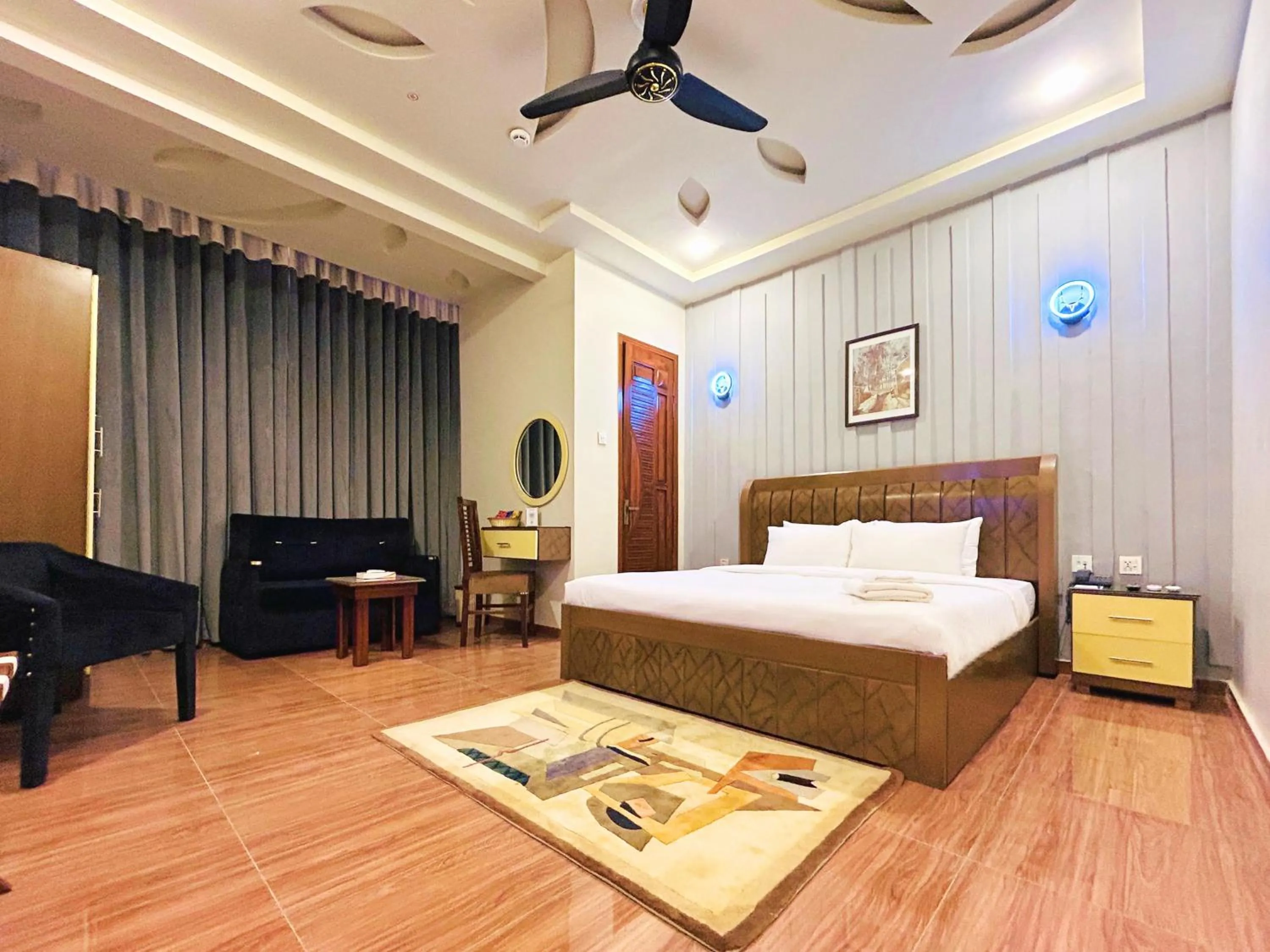 Bedroom, Bed in Hotel One University Sukkur