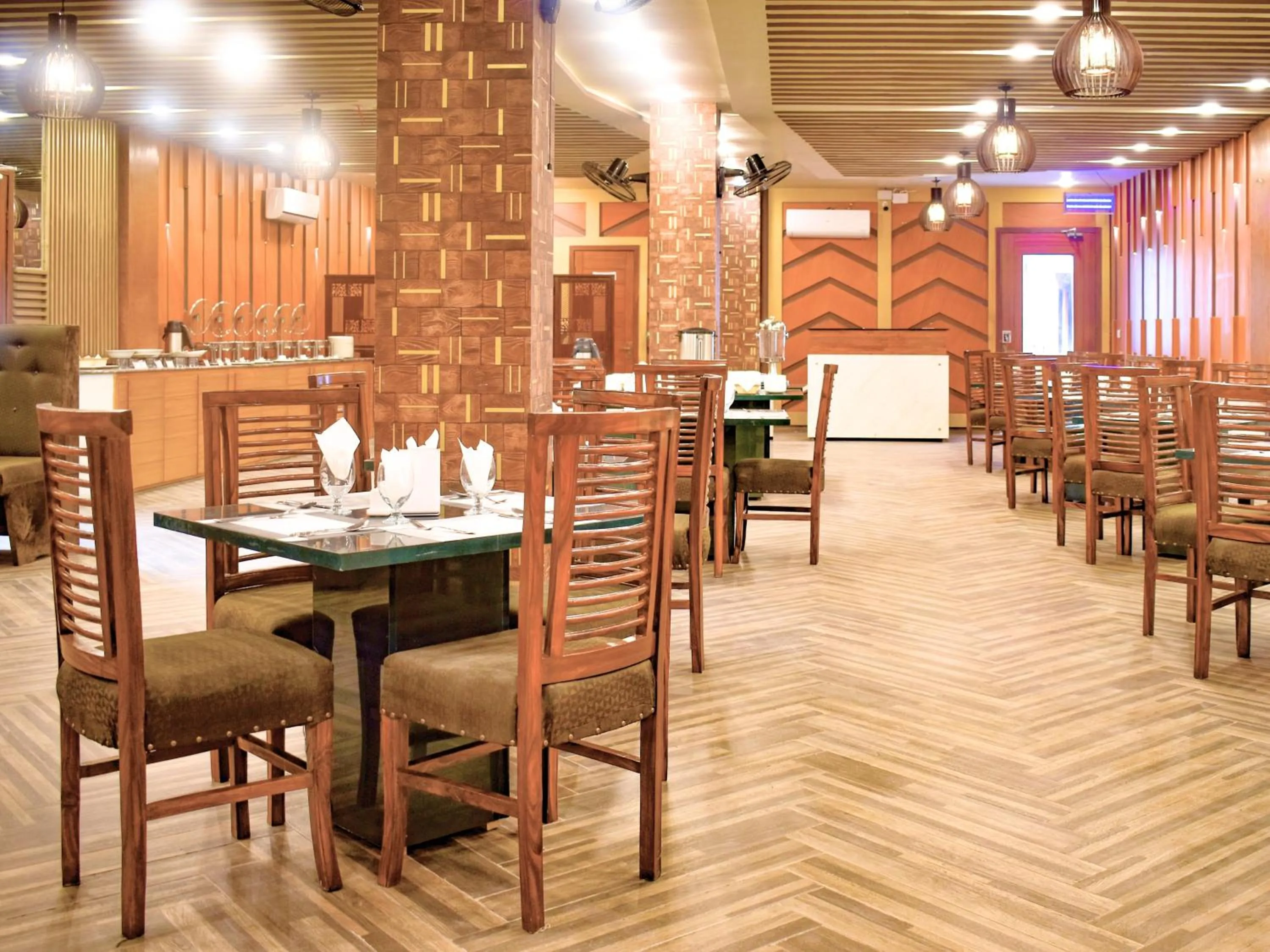 Restaurant/places to eat in Hotel One University Sukkur