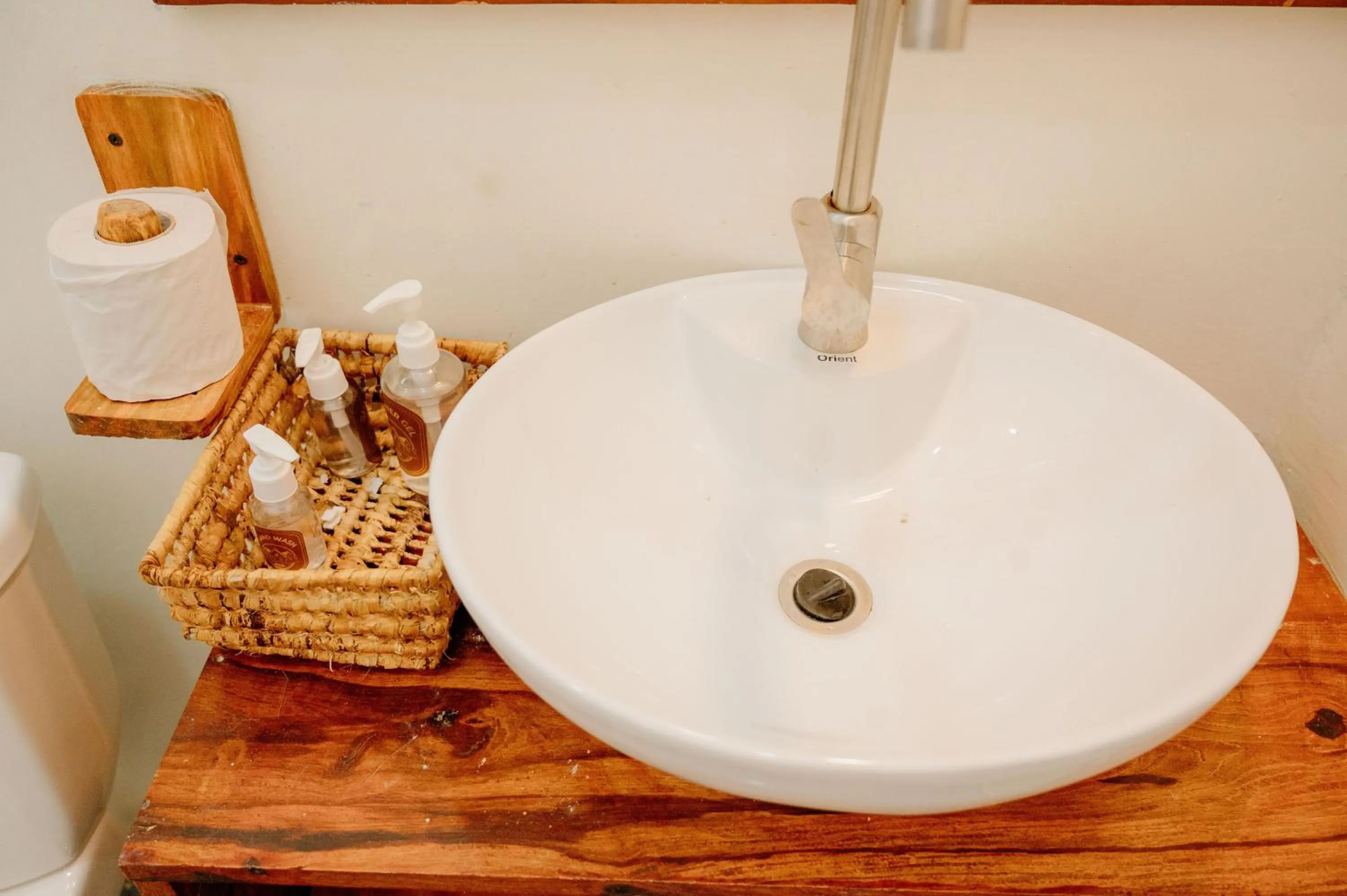 Shower in Andy's Inn