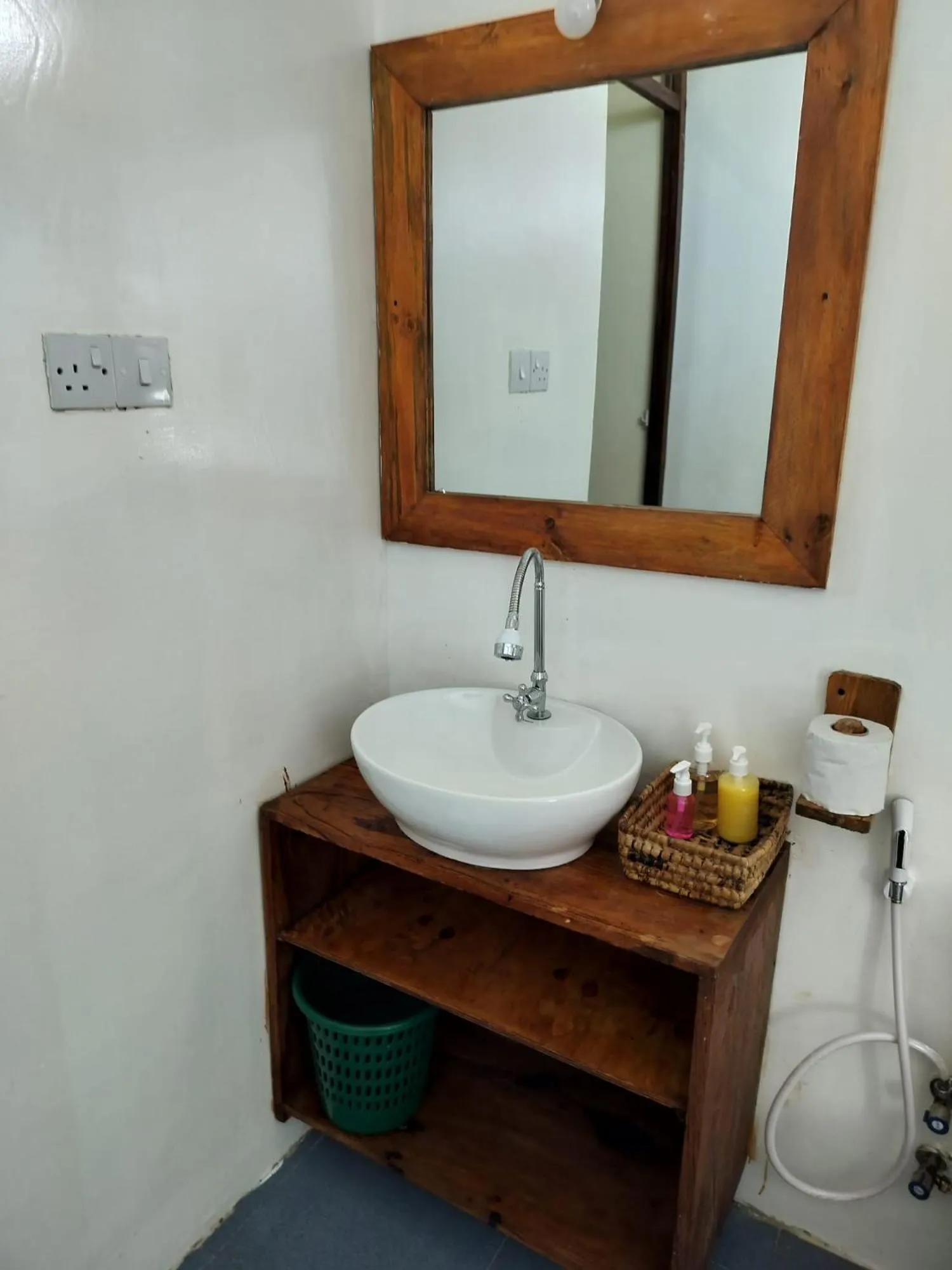 Toilet in Andy's Inn