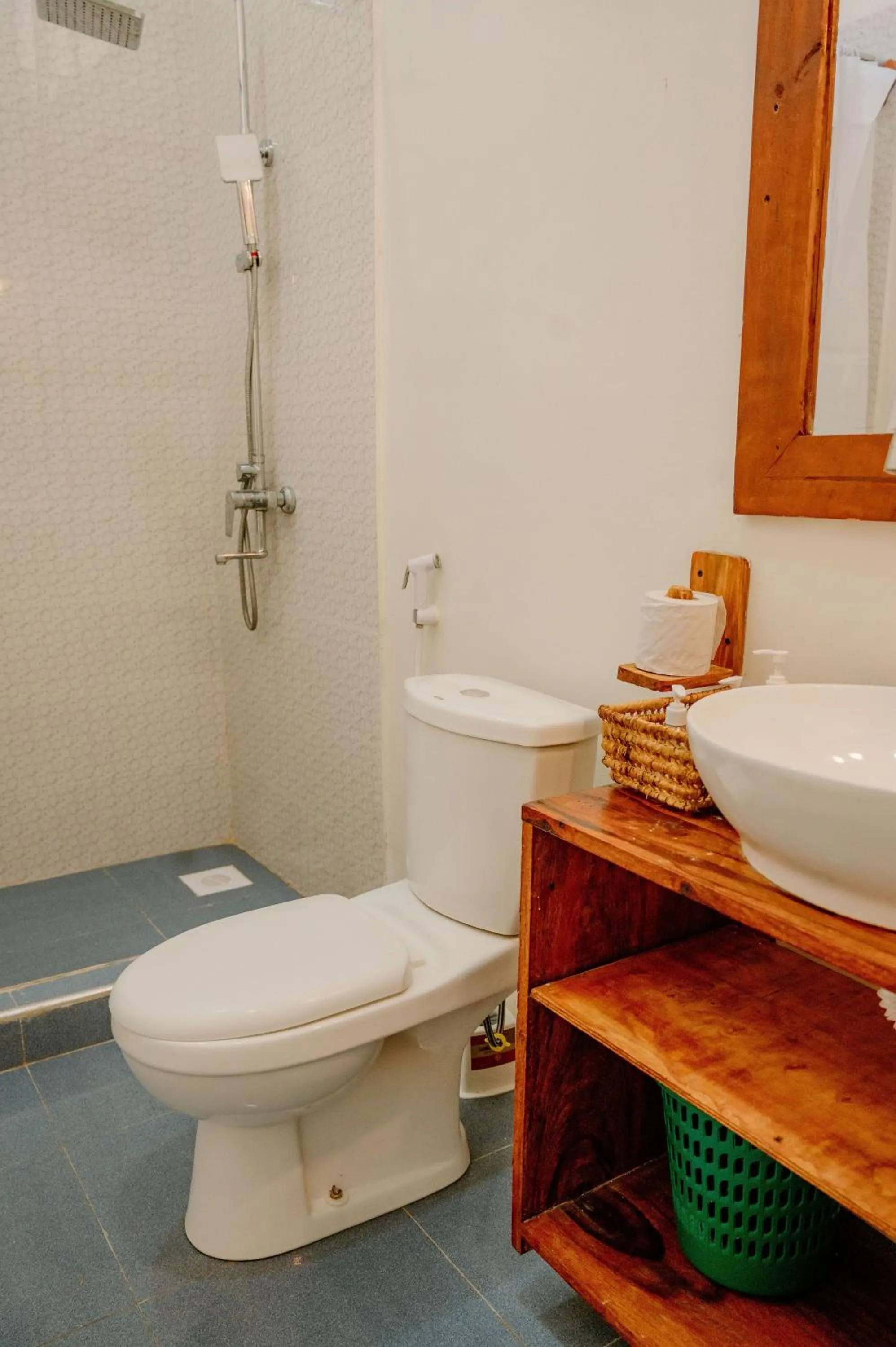 Shower in Andy's Inn