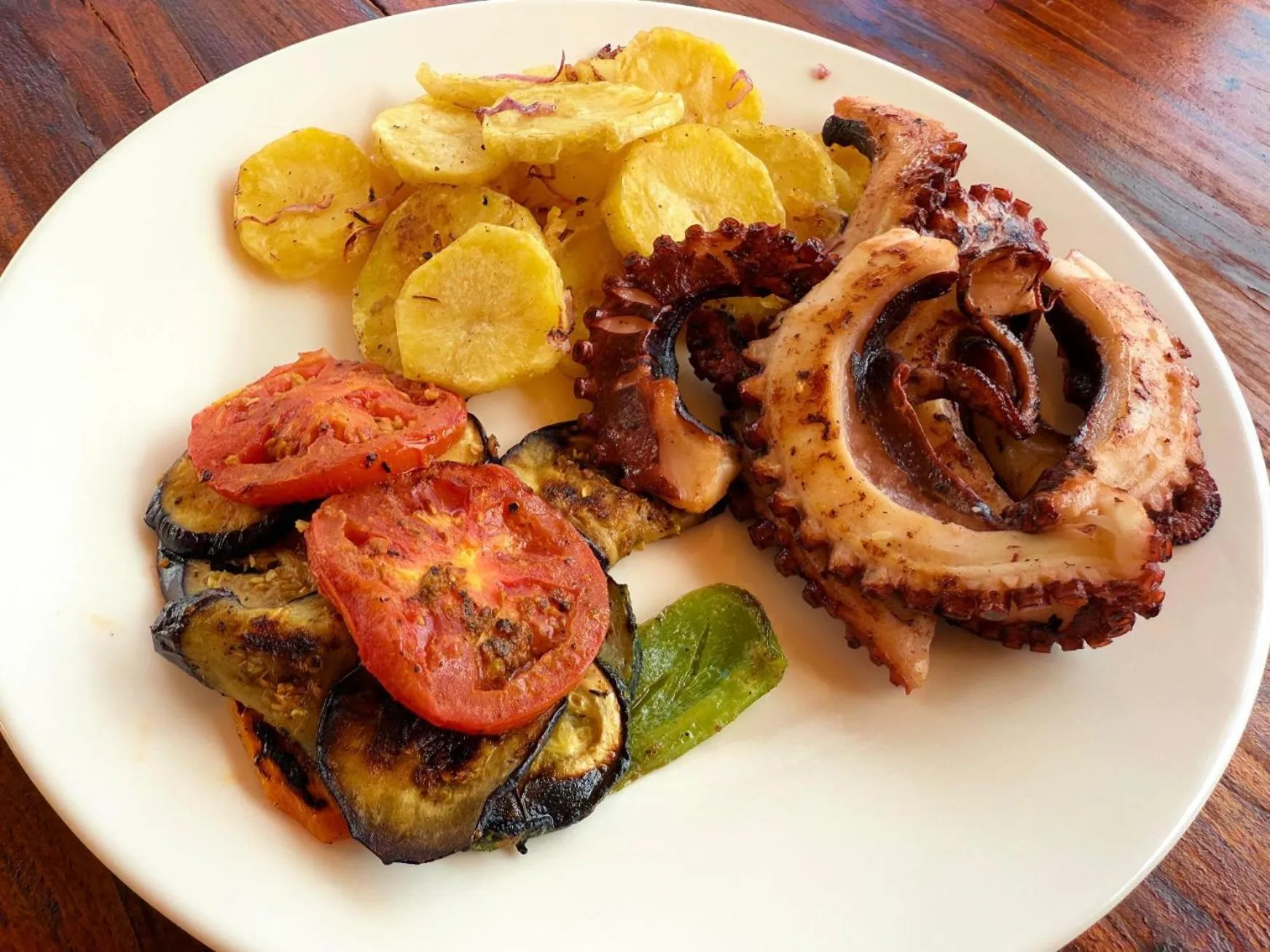 Restaurant/places to eat in Andy's Inn