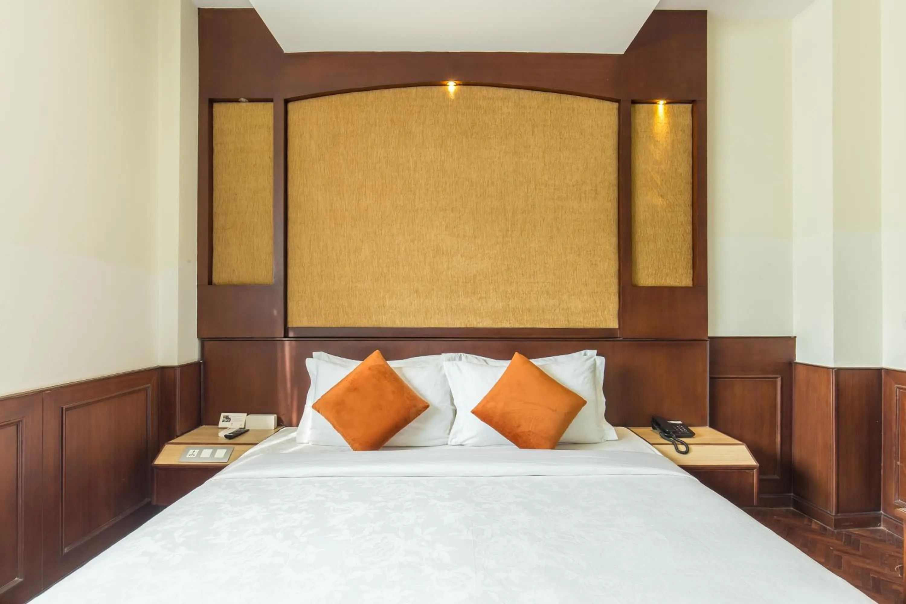 Bed in Dahlia Boutique Hotel