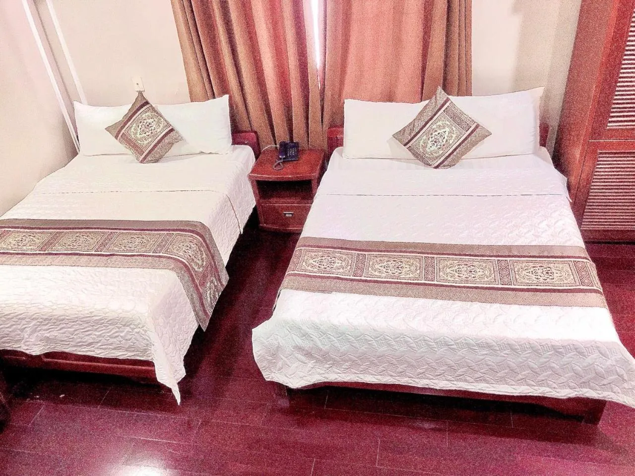 Photo of the whole room, Bed in Holiday Hotel