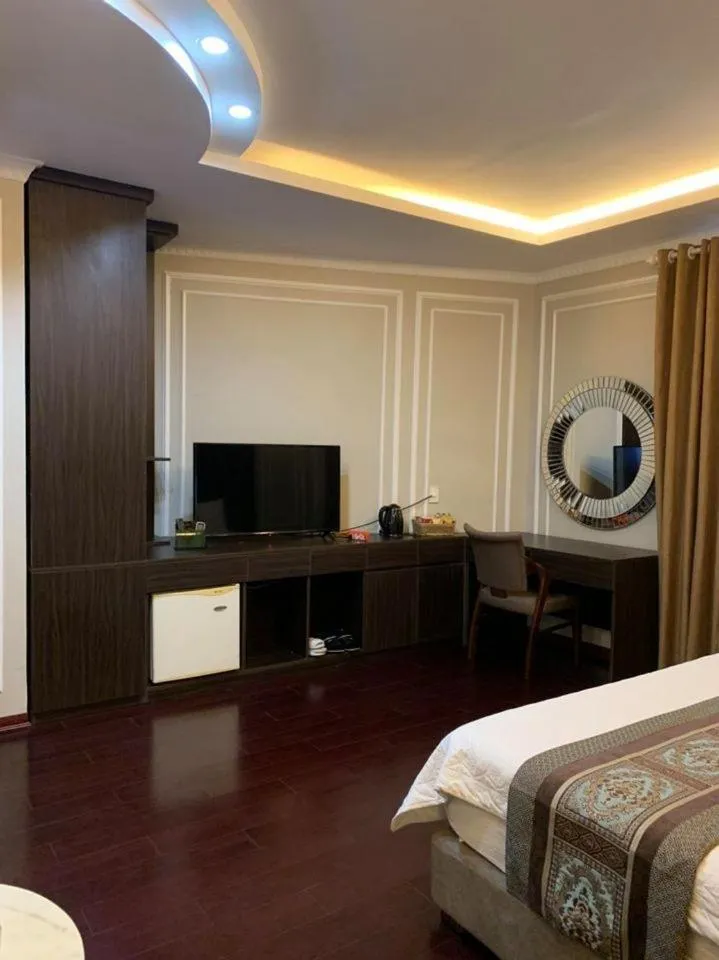 Photo of the whole room, Bed in Holiday Hotel