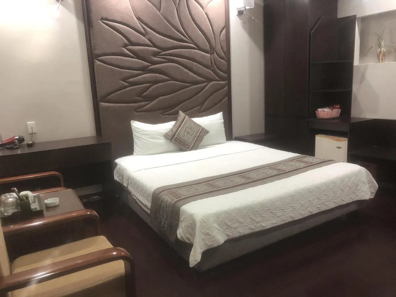 Photo of the whole room, Bed in Holiday Hotel