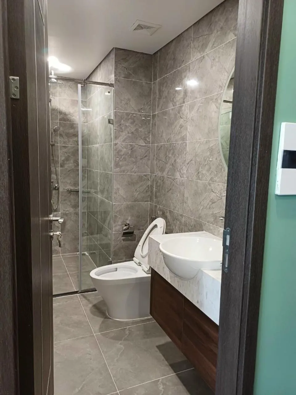 Shower in Holiday Hotel