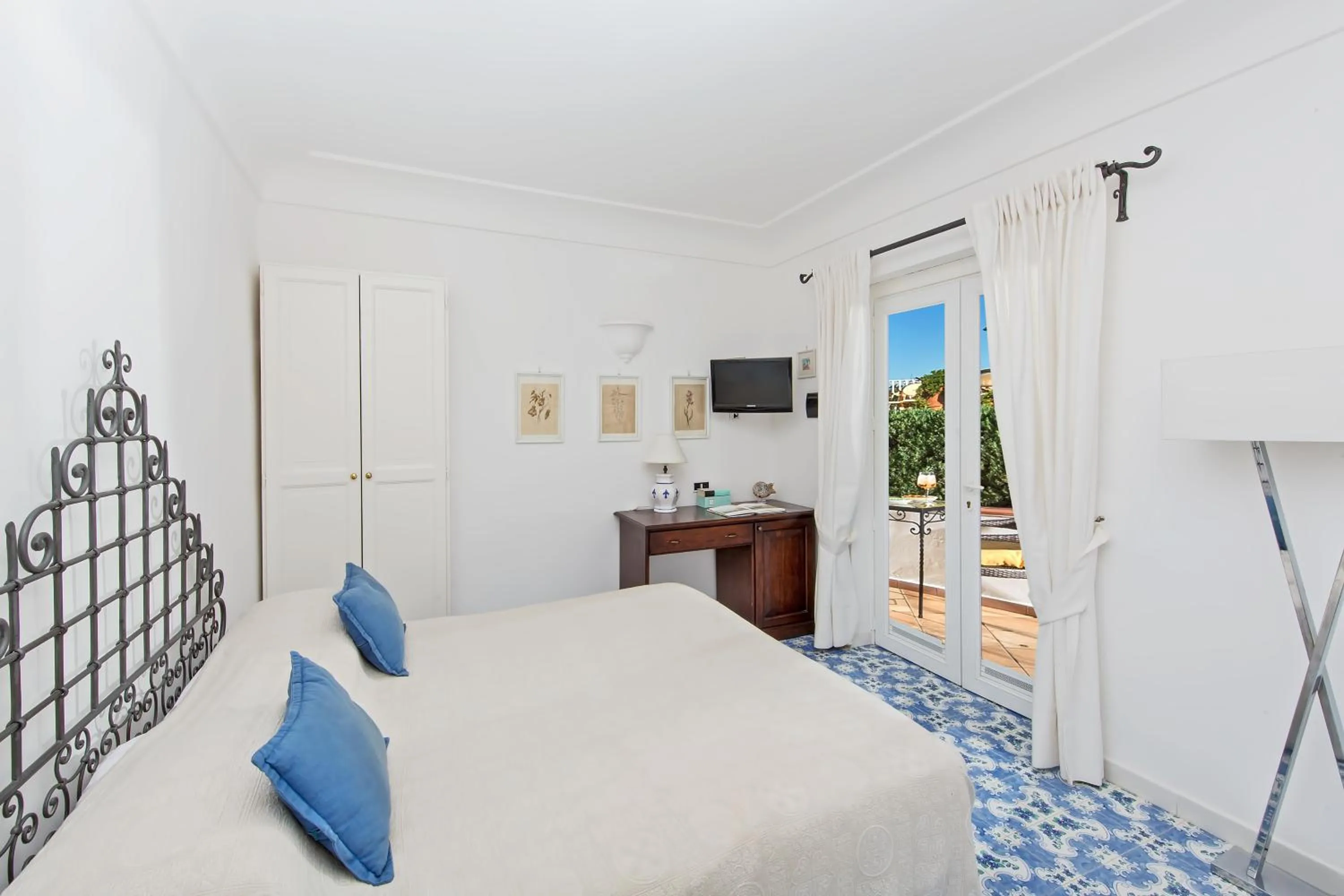 Balcony/Terrace, Bed in Il Giardino dell'Arte