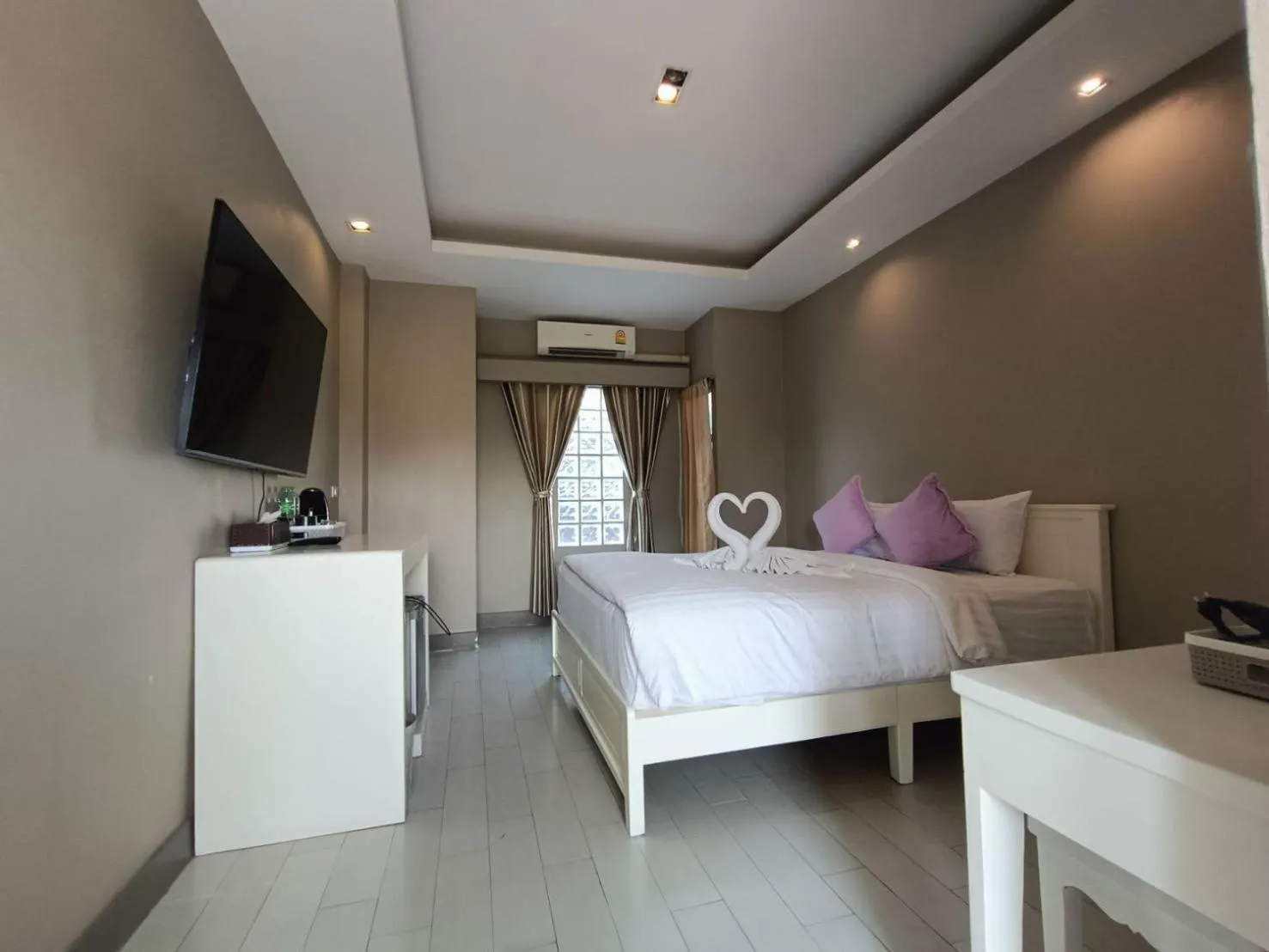 Bed in The Guest Chang Moi Boutique Hotel