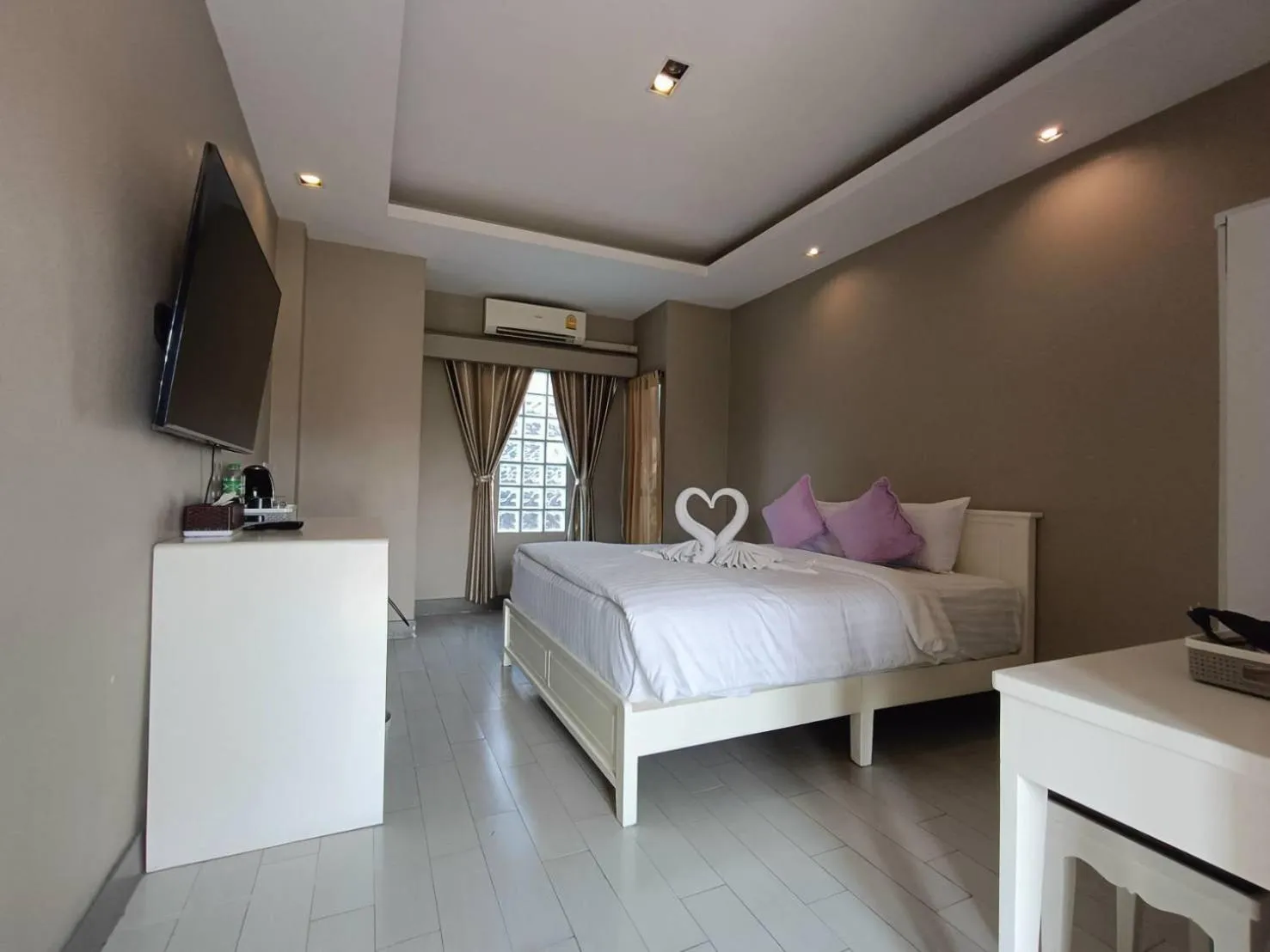 Bed in The Guest Chang Moi Boutique Hotel