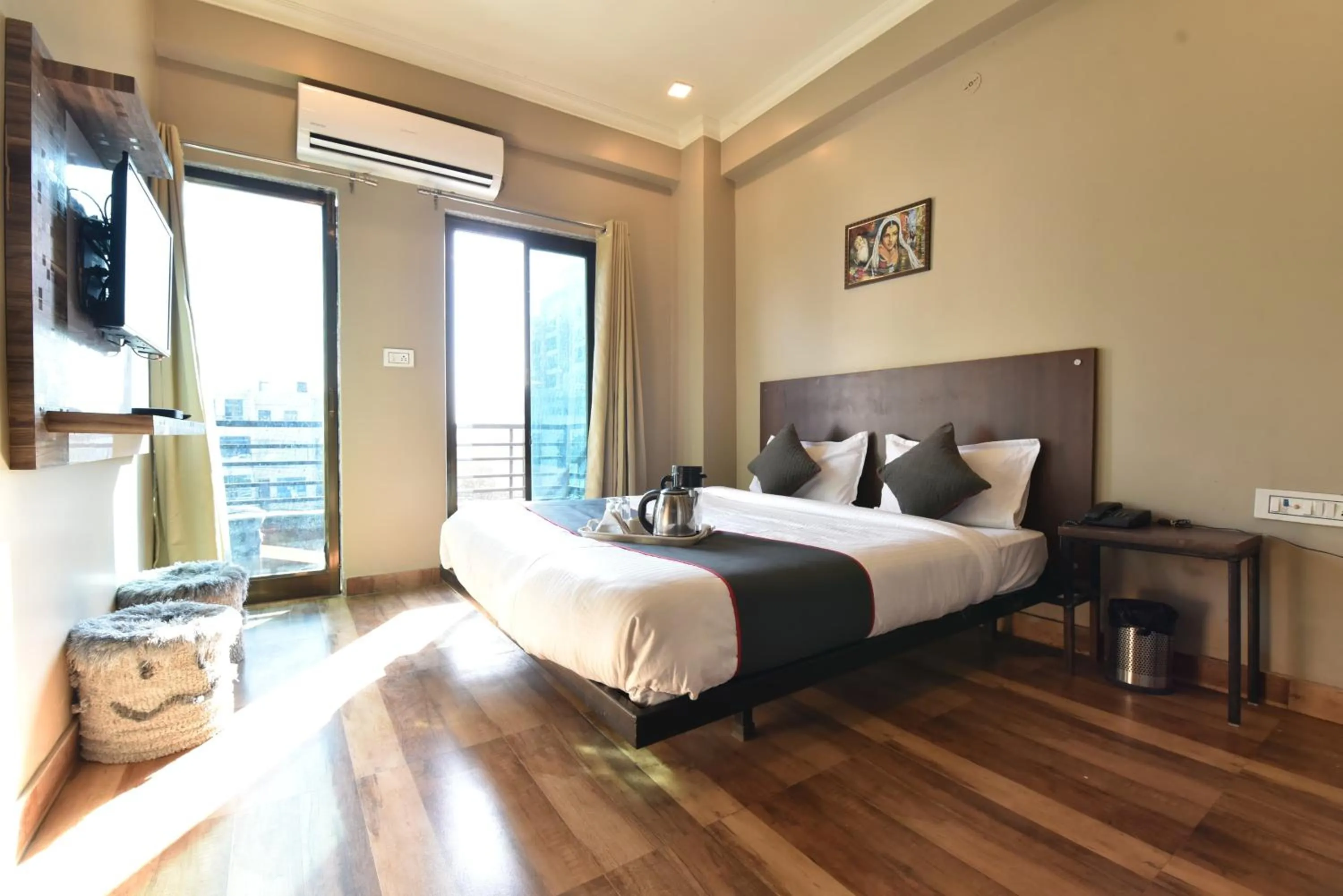 Bed in Hotel Kailash Villa