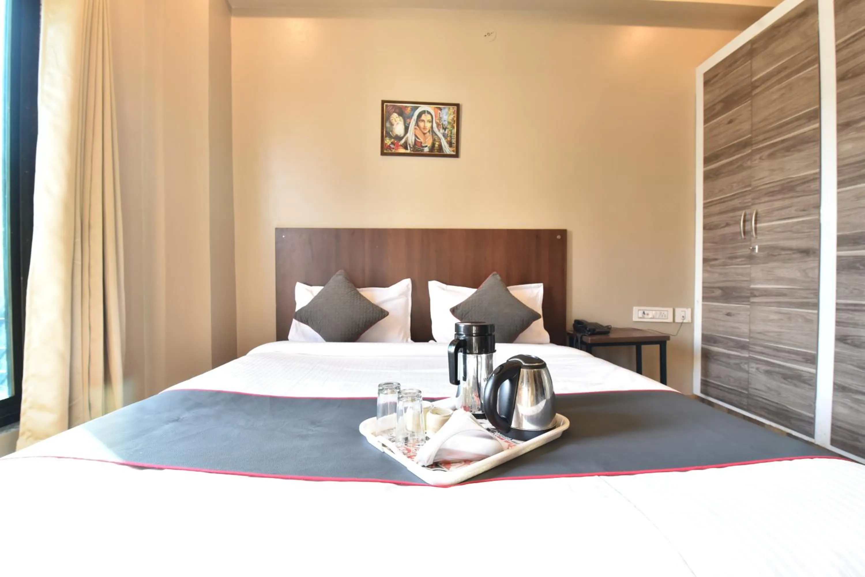 Bed in Hotel Kailash Villa