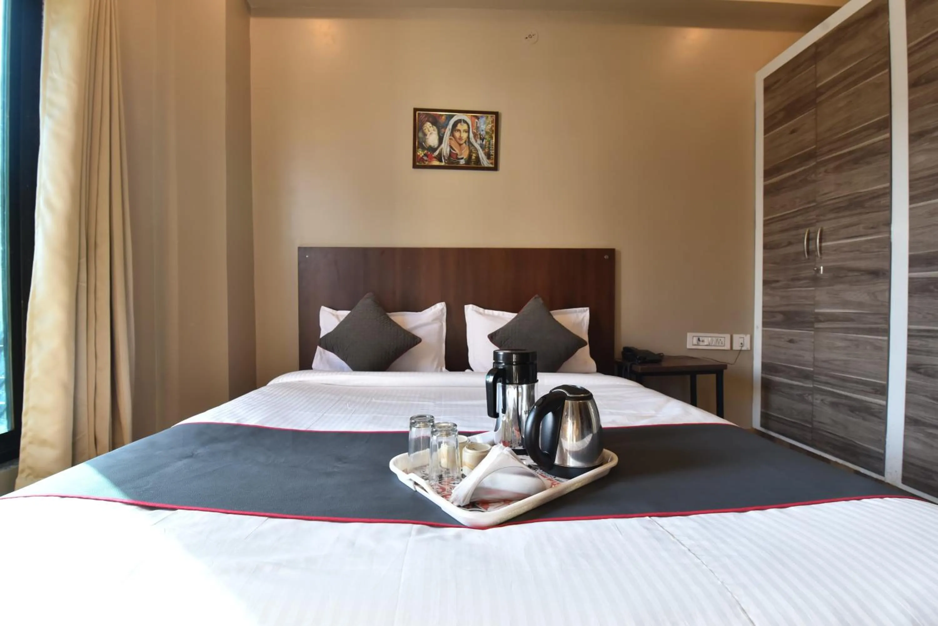 Bed in Hotel Kailash Villa