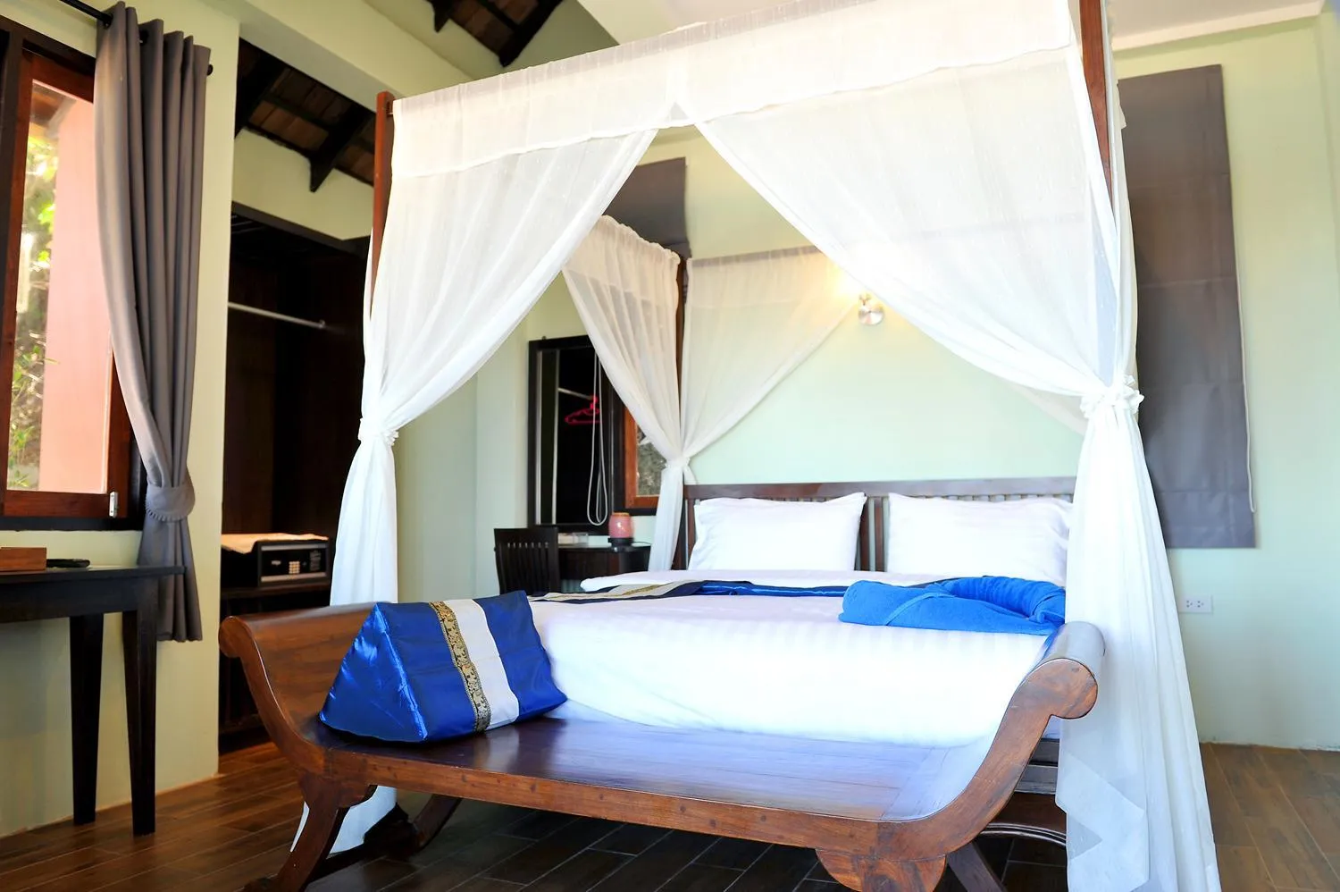 Day, Bed in Koh Tao Beach Club