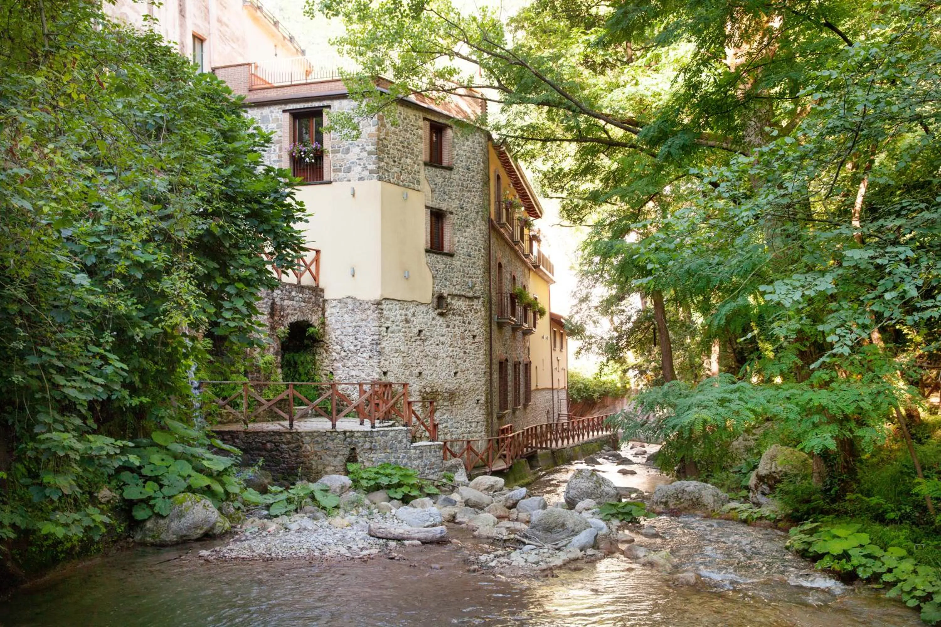 Property building in Dimora Storica Hotel Maccarunera