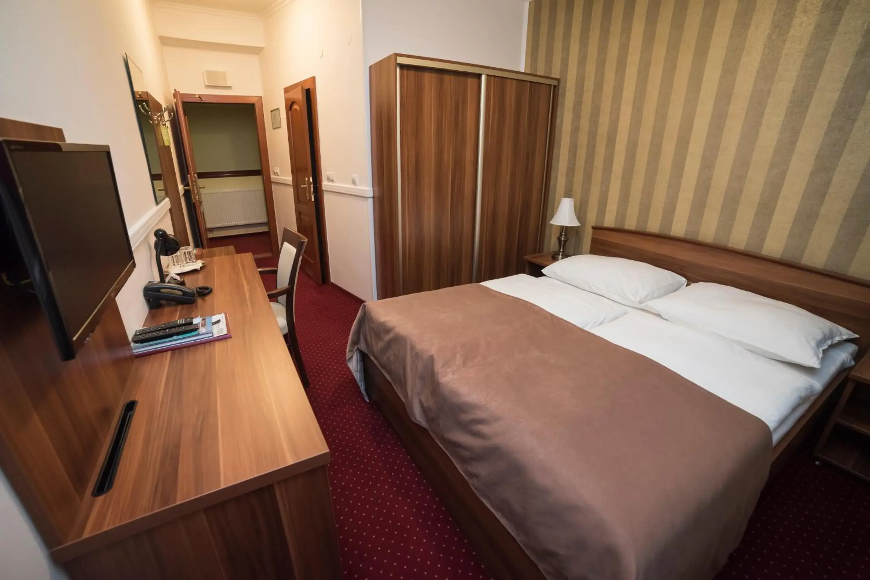 Double or Twin Room with Balcony - single occupancy in Hotel Alfa Double or Twin Room with Balcony - single occupancy in Hotel Alfa