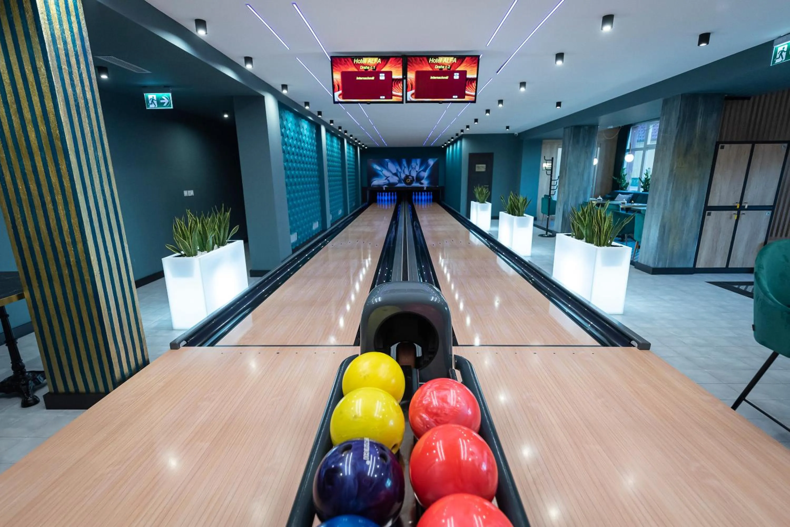 Bowling in Hotel Alfa