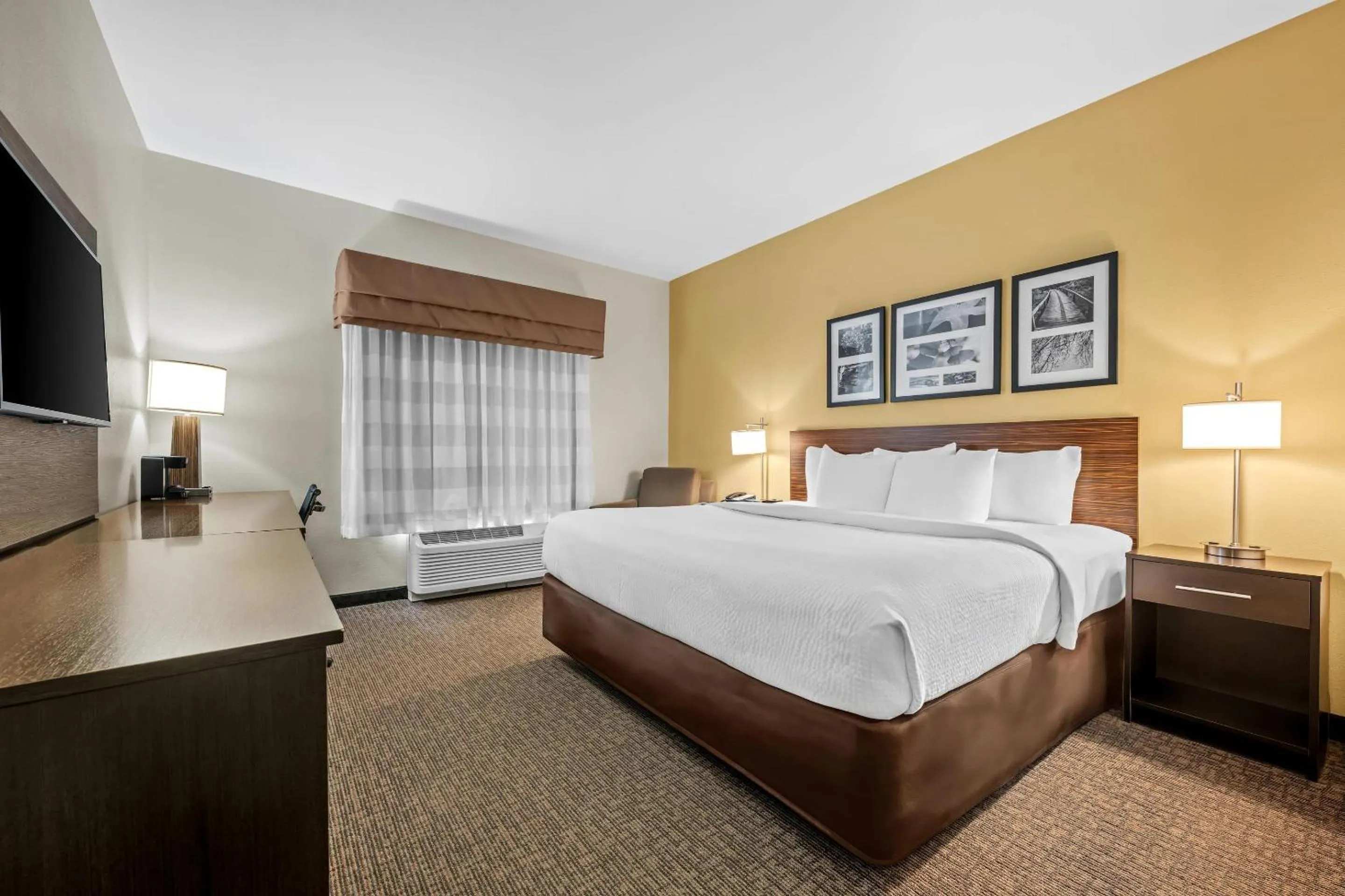 Bedroom, Bed in Sleep Inn & Suites Jasper I-22