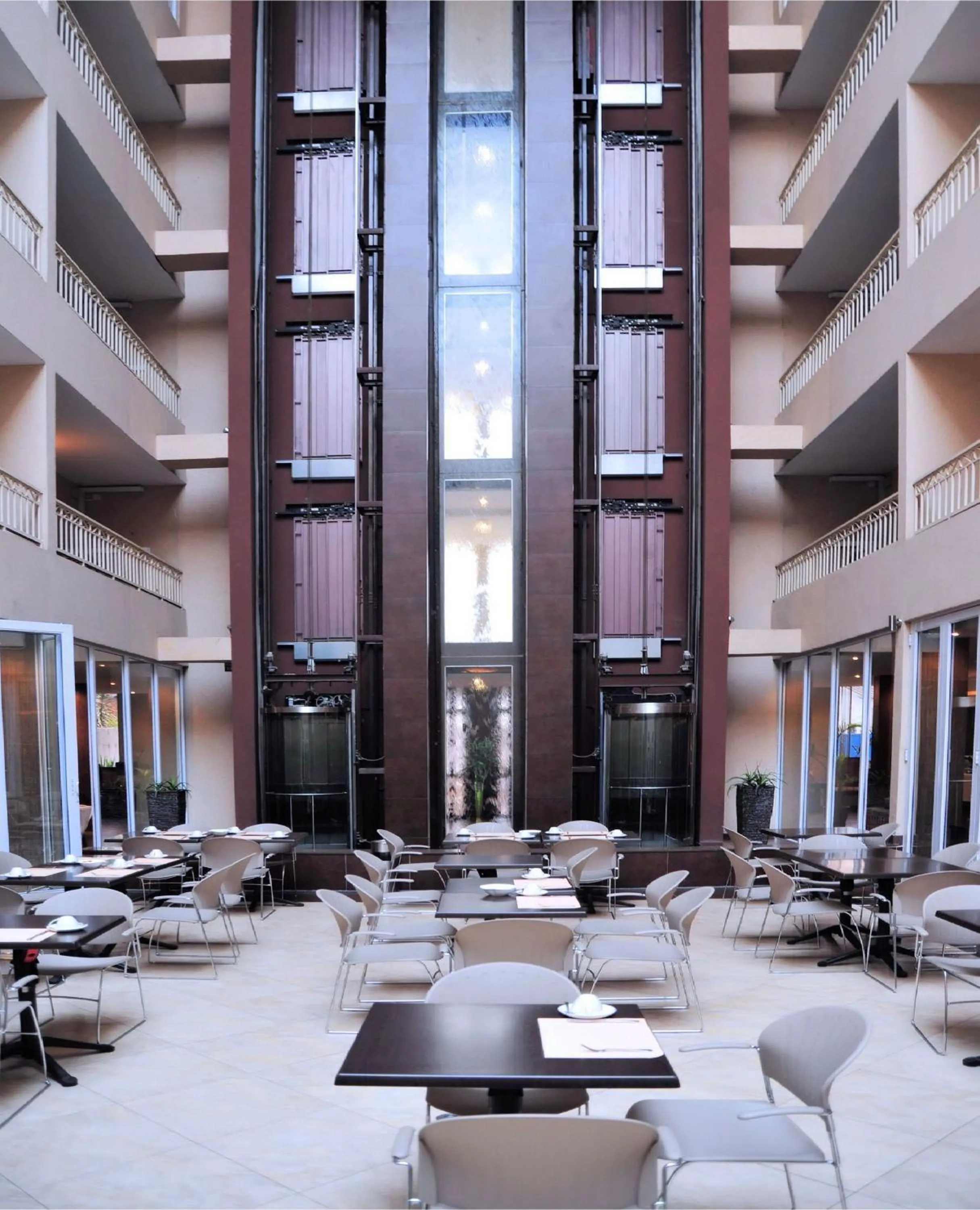 Restaurant/places to eat in Hotel Royal Kinshasa