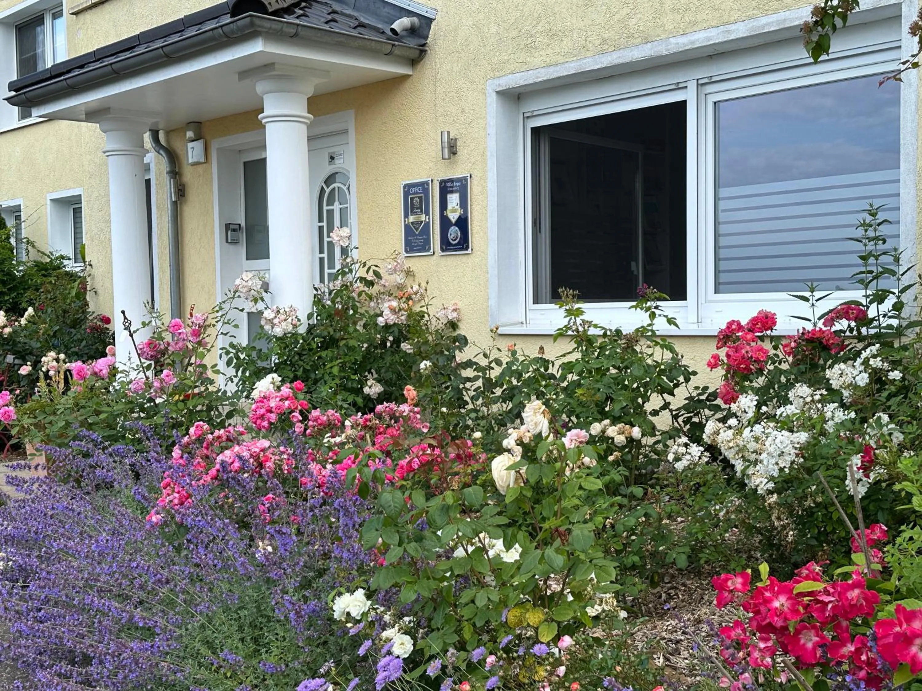 Facade/entrance in Villa Schaumburg - Boutique Hotel