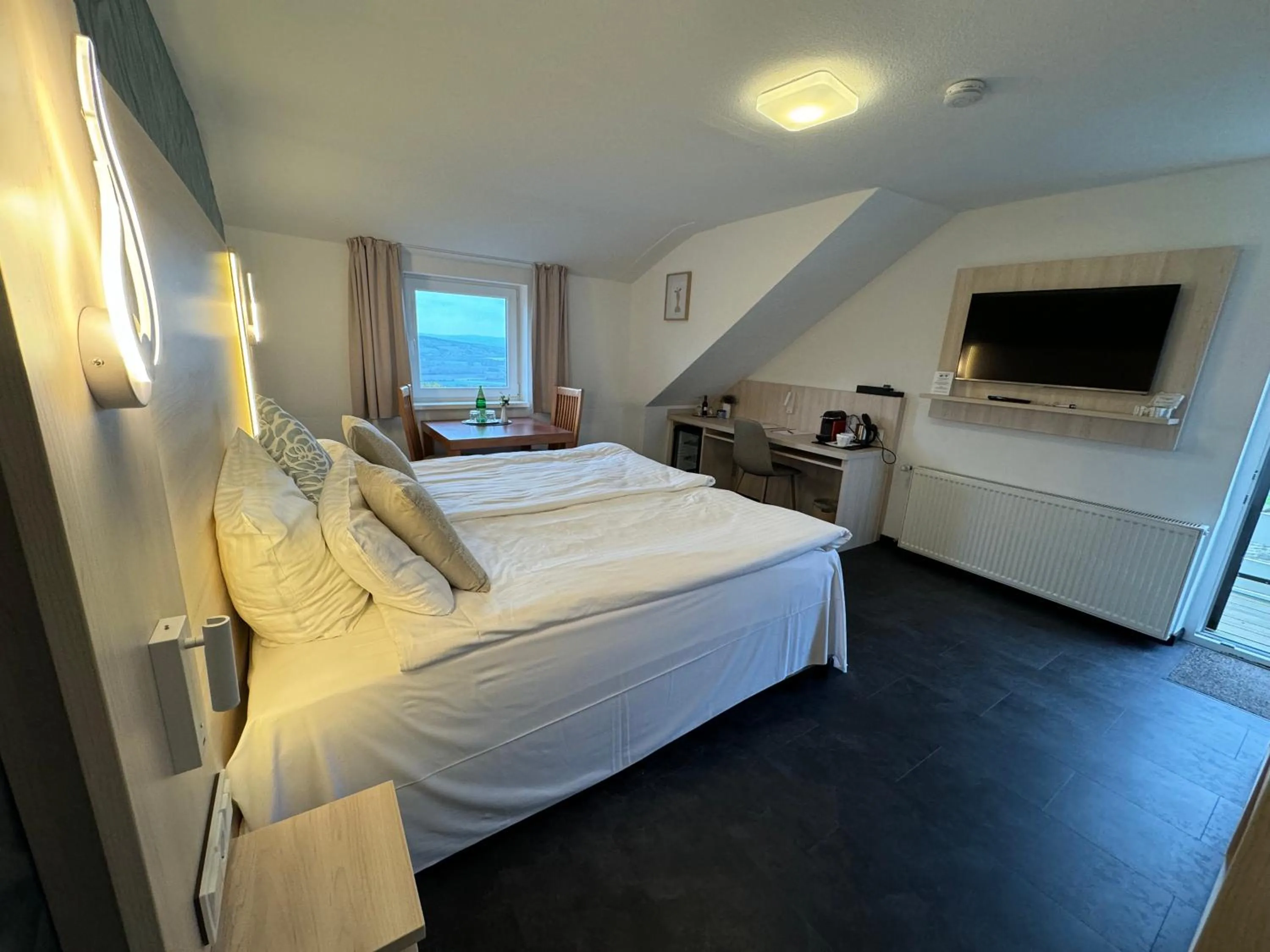 Photo of the whole room, Bed in Villa Schaumburg - Boutique Hotel