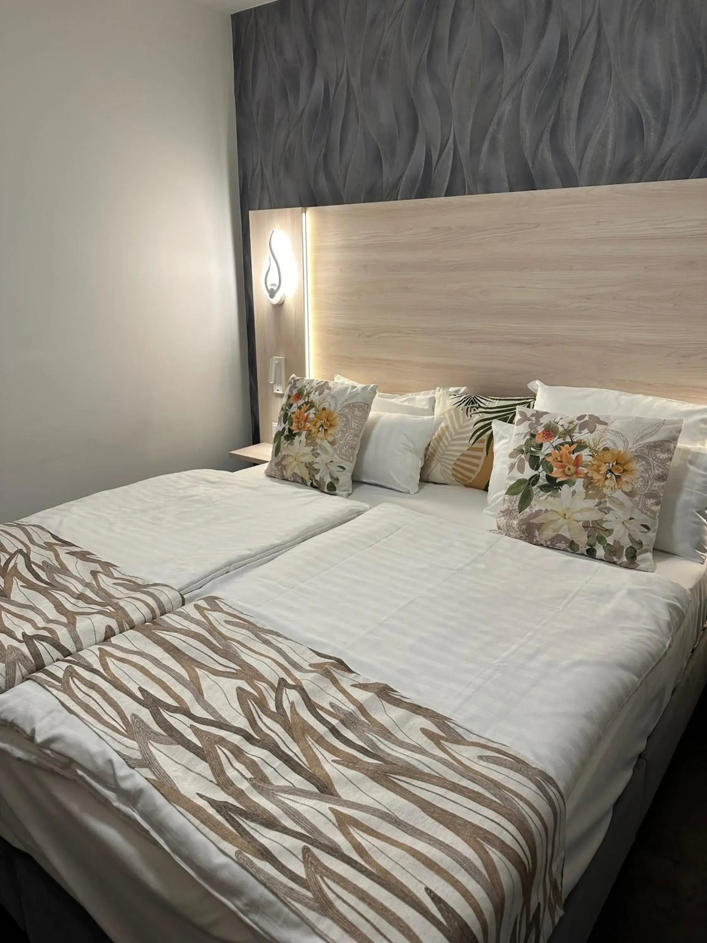 Deluxe Double Room - single occupancy in Villa Schaumburg - Boutique Hotel Deluxe Double Room - single occupancy in Villa Schaumburg - Boutique Hotel