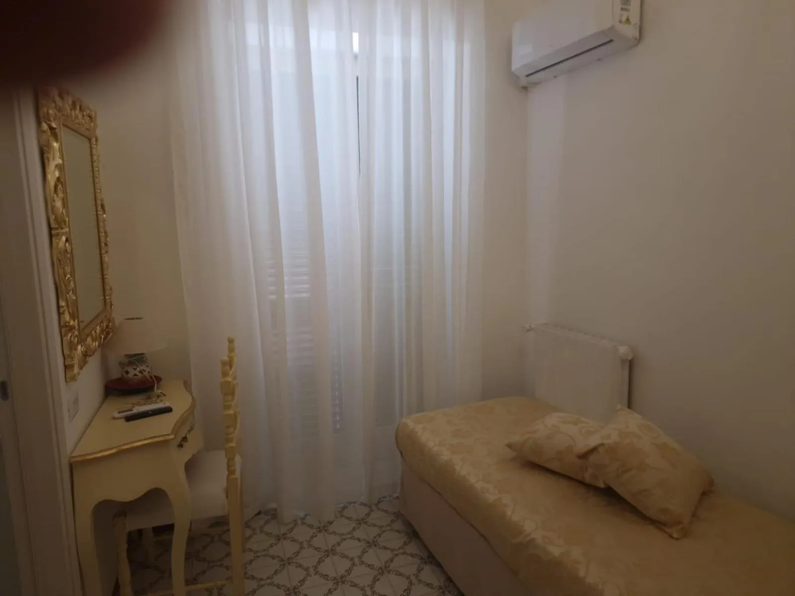 Bed in Hotel La Perla